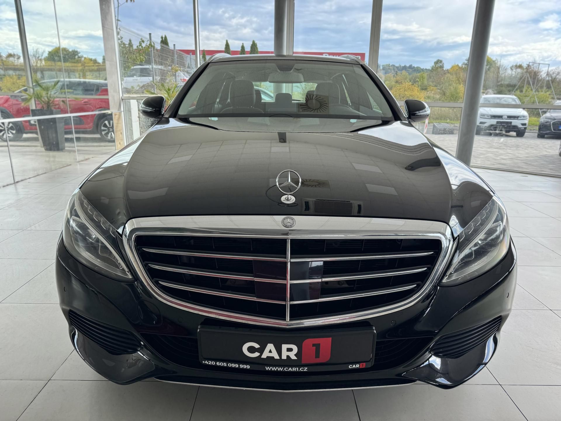 Mercedes-Benz Třídy C, 250d 4Matic*Distronic*AirMatic - fotka 3