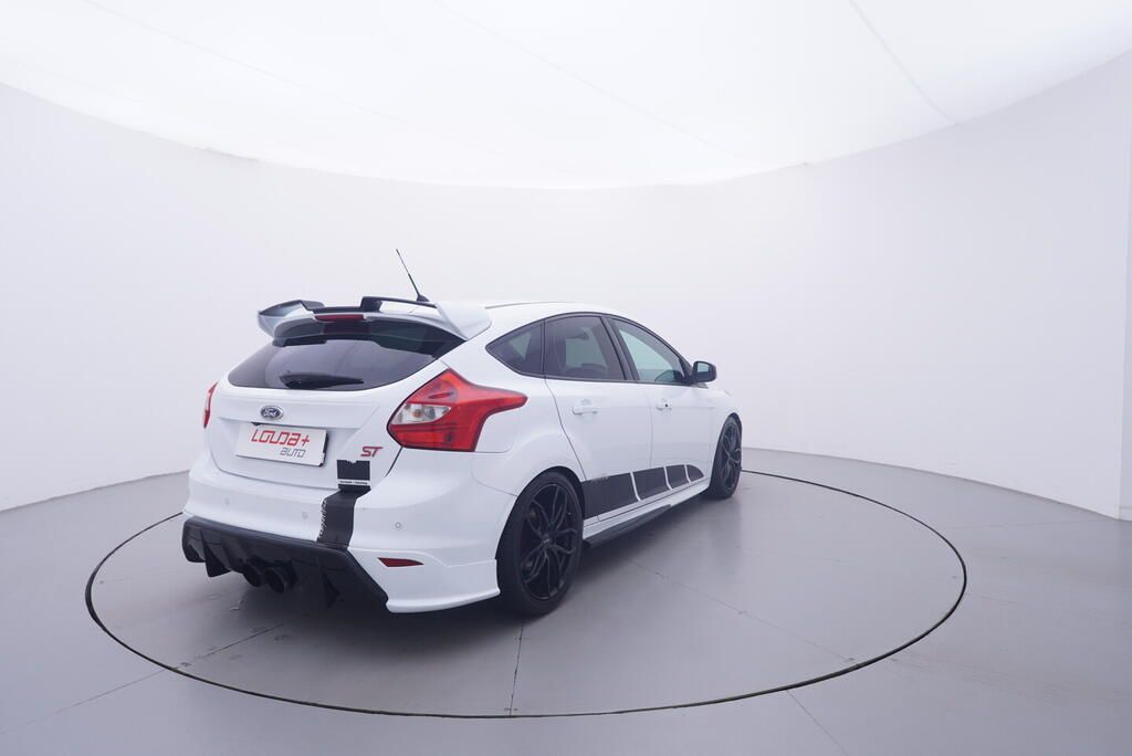 Ford Focus, ST 2.0 2.0L EcoBoost 184 kW - fotka 5