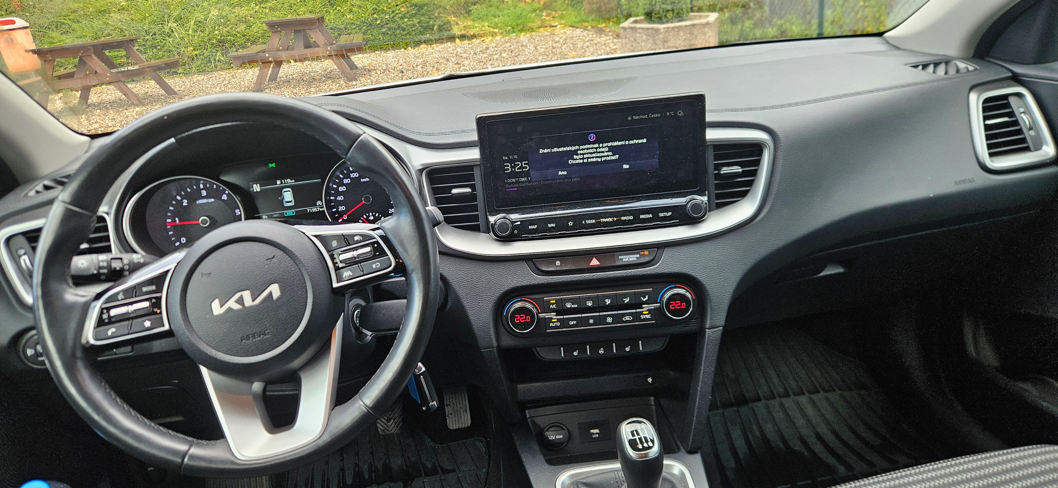 Kia Cee´d, 1.6 CRDI Exclusive ČR DPH - fotka 6
