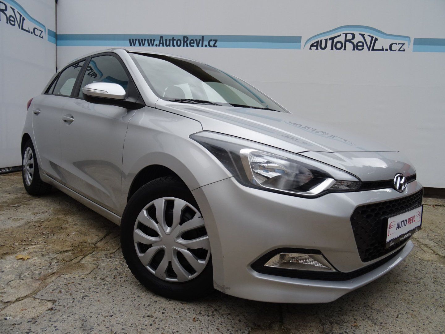 Hyundai i20, 1.2i,1majČR,s.kniha,klima