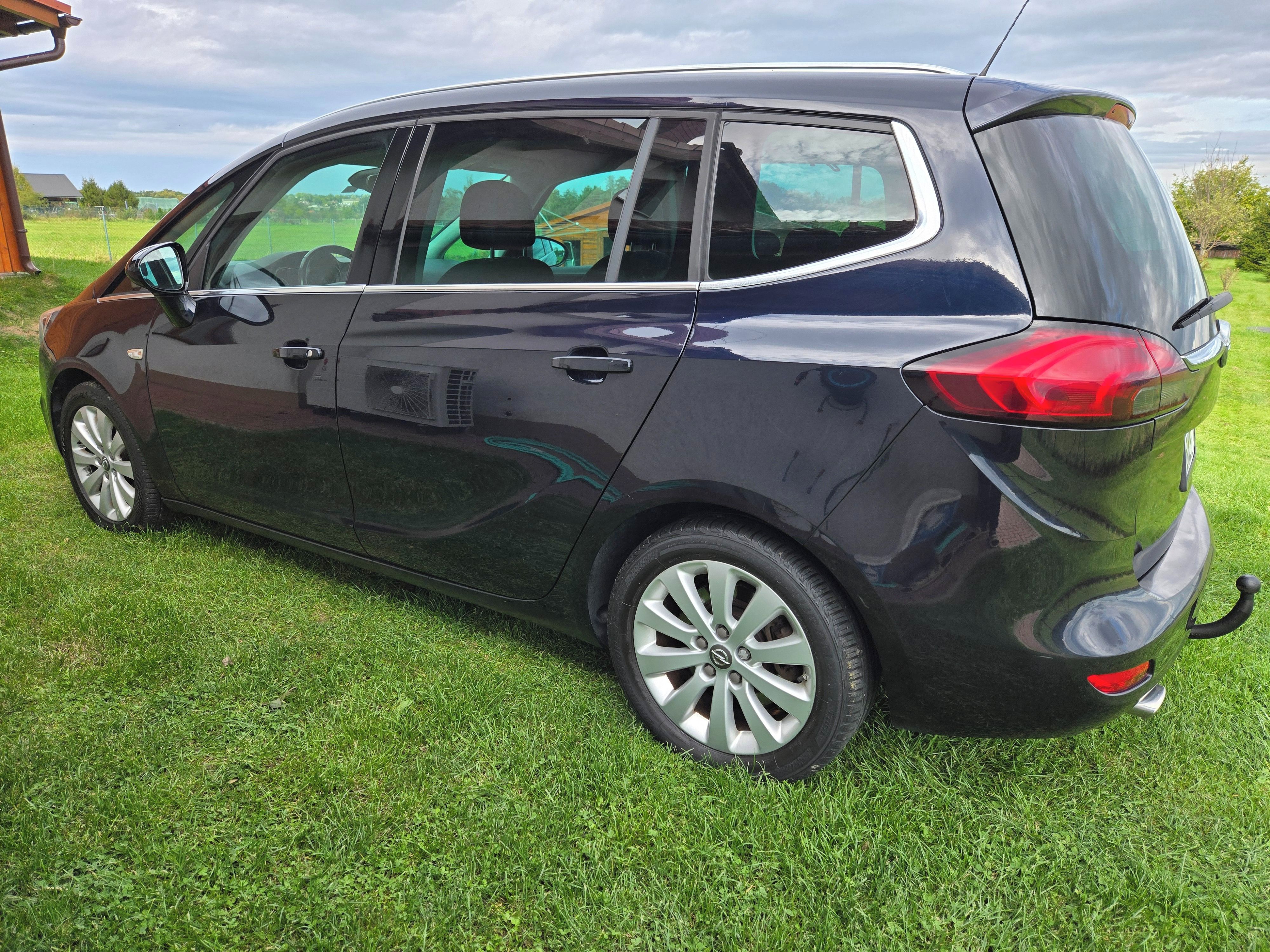 Opel Zafira, 1.6 Benzín (100 kW) | 7 míst - fotka 2