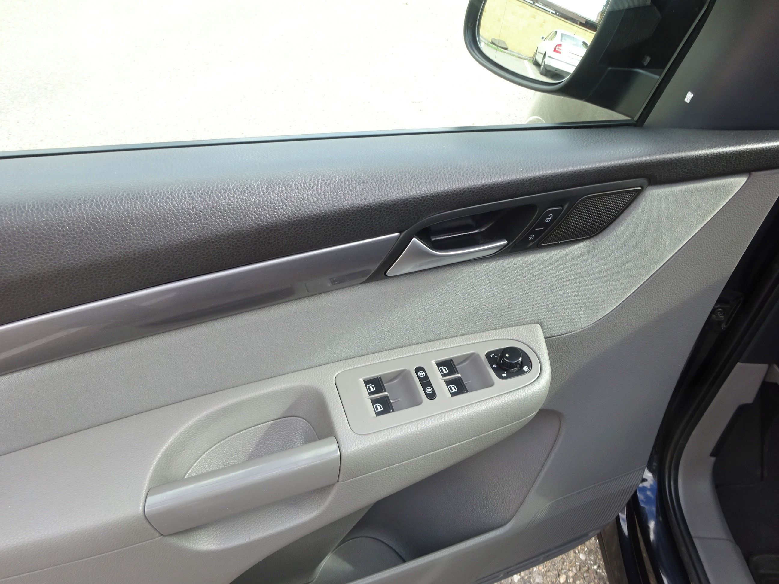 Seat Alhambra, 2.0 TDI (103 kw) 7 míst - fotka 6