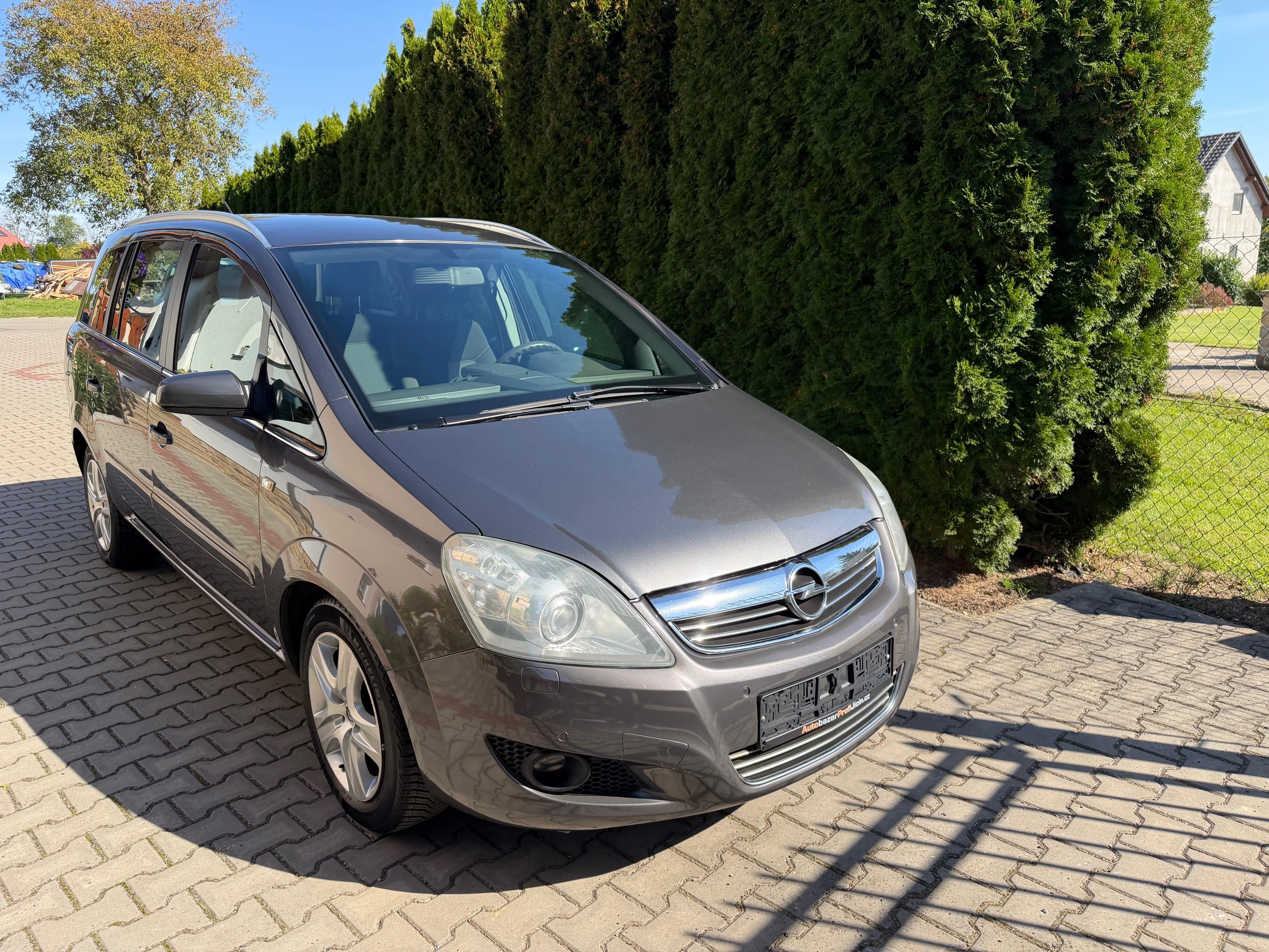 Opel Zafira, 1,9 CDTi /110KW Tažné , 7 Míst - fotka 3