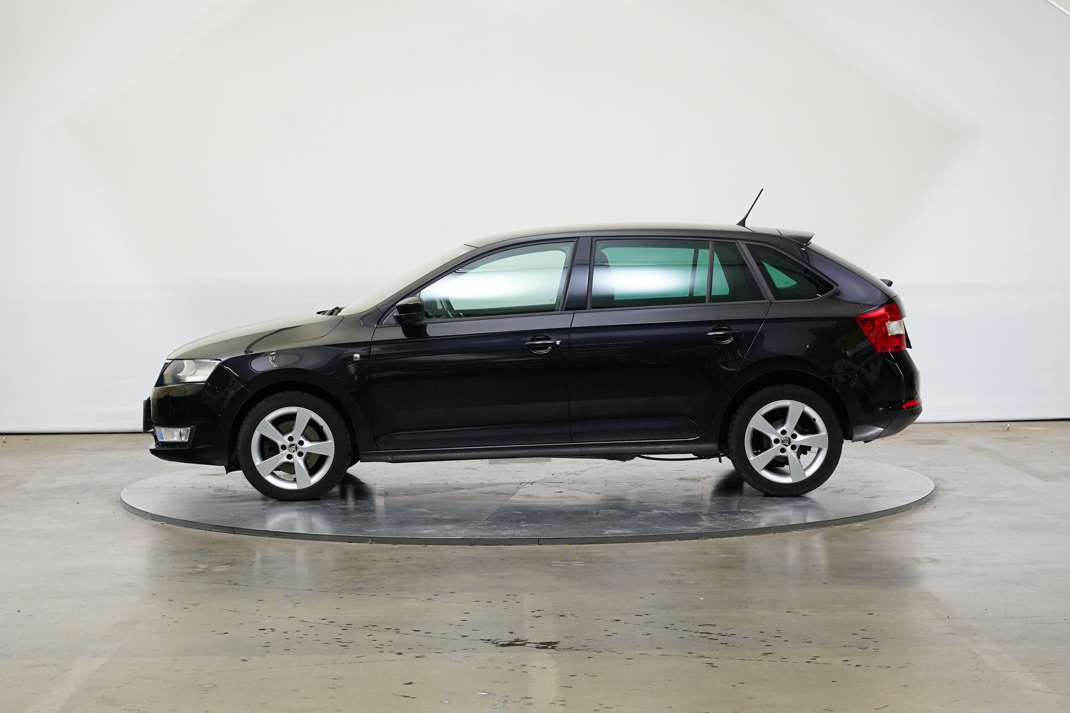 Škoda Rapid, 1.6 TDI 77 kW Elegance - fotka 3