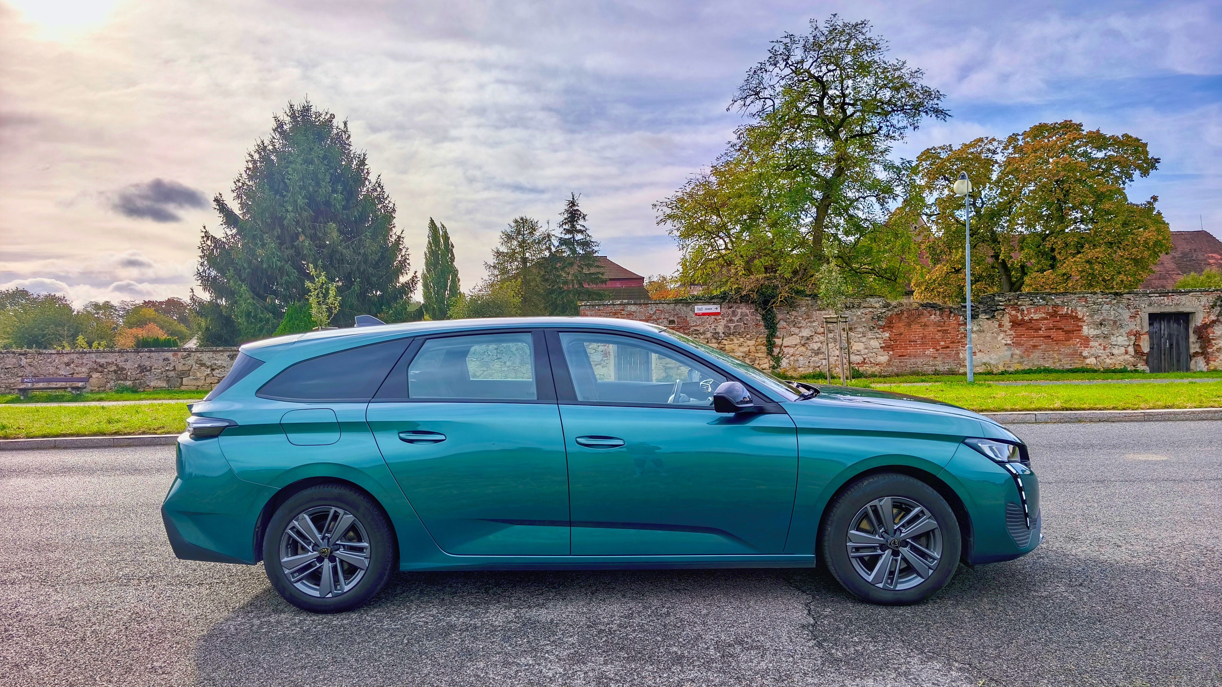 Peugeot 308, 308SW 1.5 BlueHDI AT8 Allrue - fotka 5