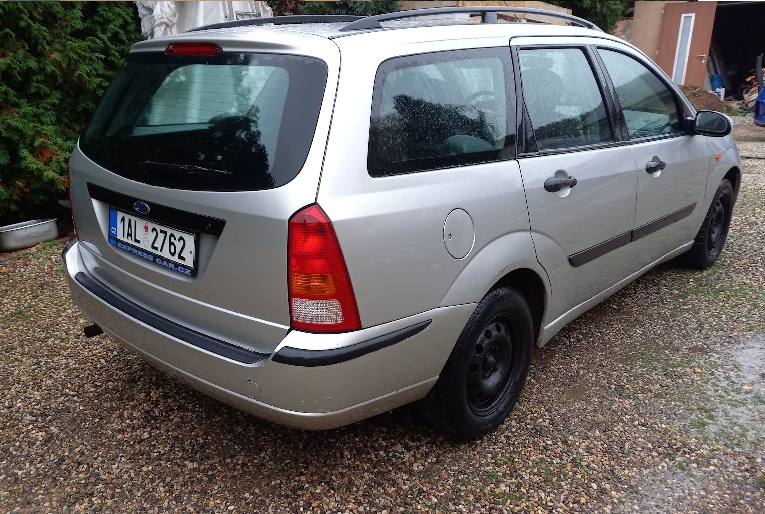 Ford Focus, 1.6 benzín, zánovní STK - fotka 2