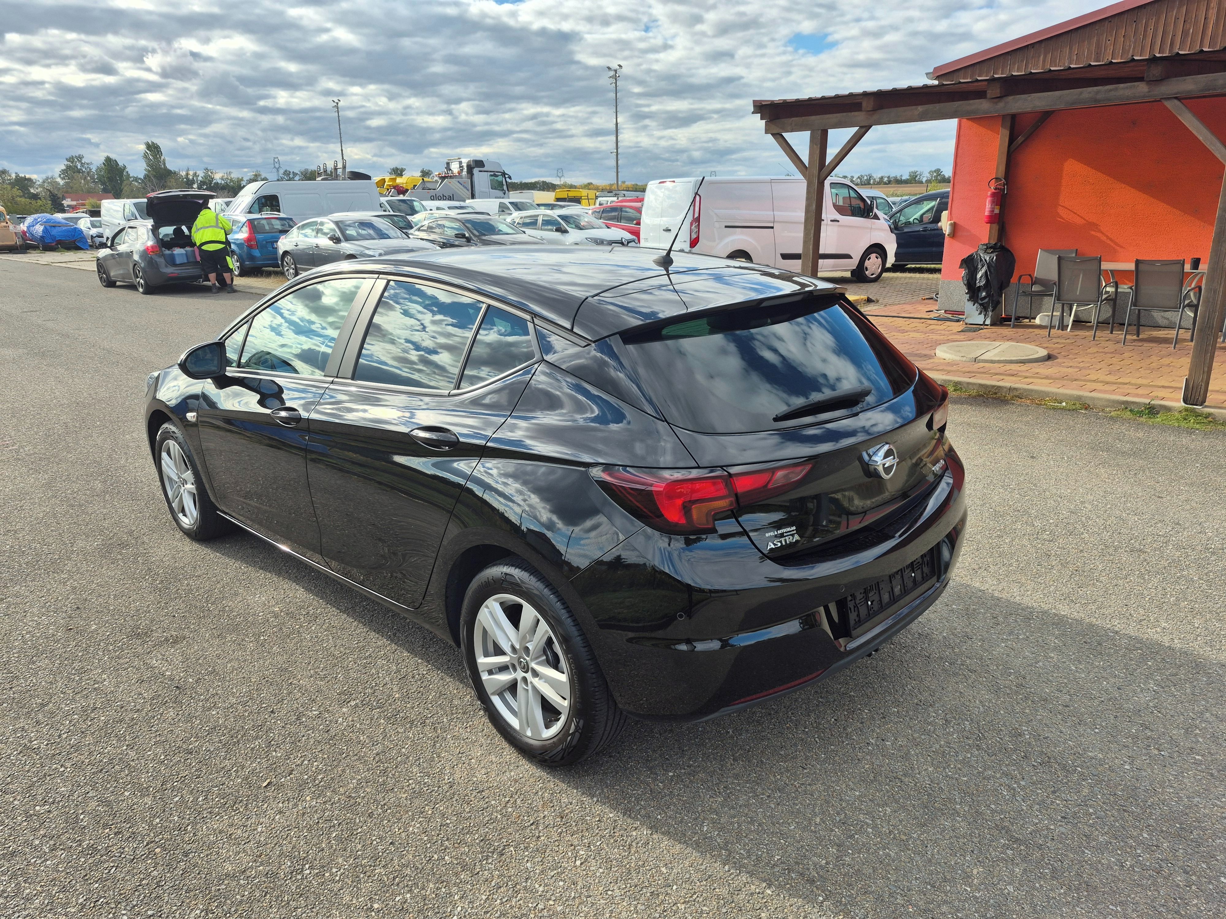 Opel Astra, 1,4i, 92kW, 1.majitel, - fotka 4