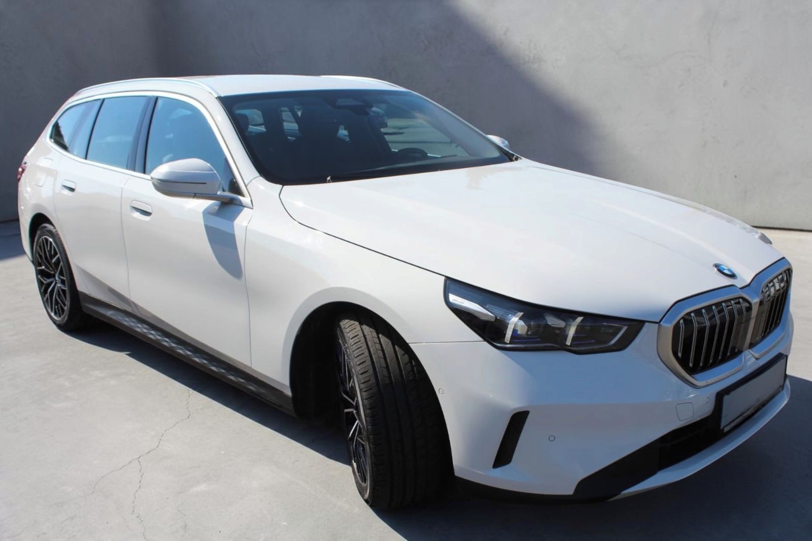 BMW Řada 5 - fotka 2