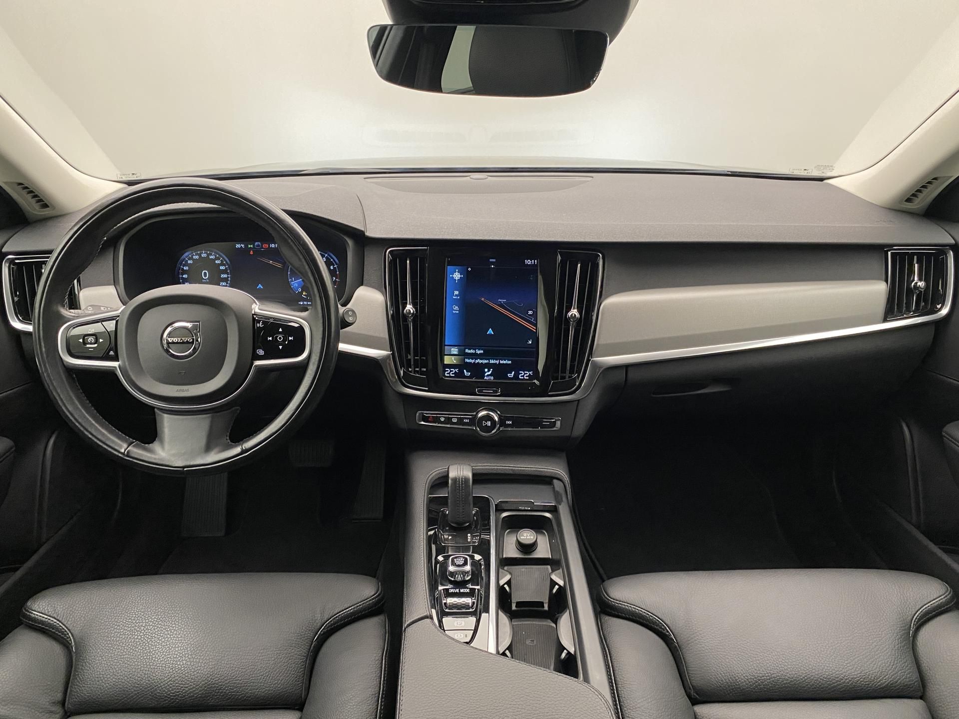 Volvo V90, B4 MOMENTUM AUT CZ - fotka 2
