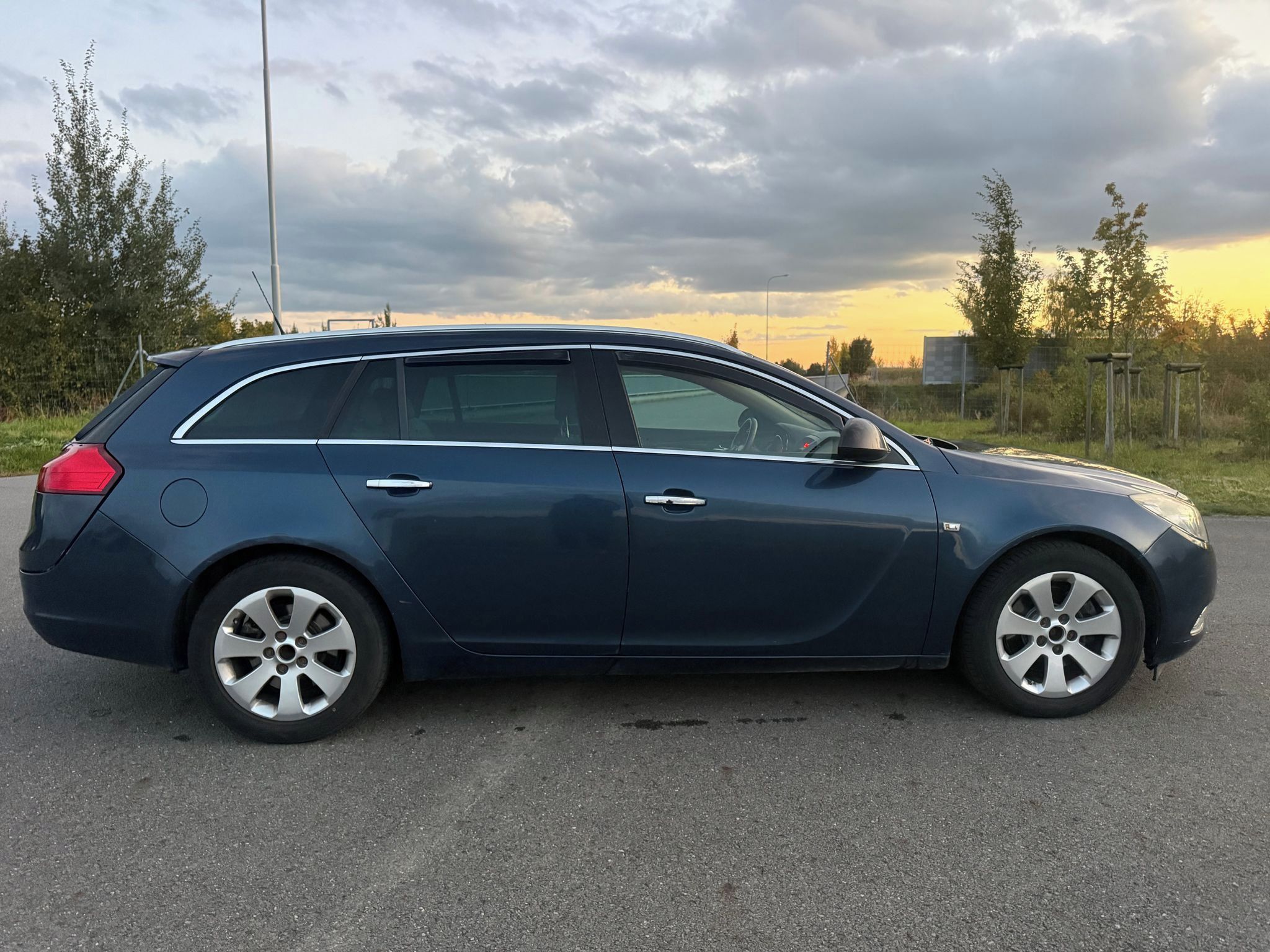 Opel Insignia, 2,0 118 kW KOMBI - fotka 6