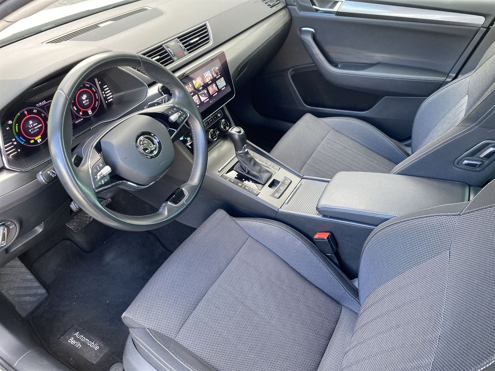 Škoda Superb, Combi iV 1.4 TSI DSG Style - fotka 6