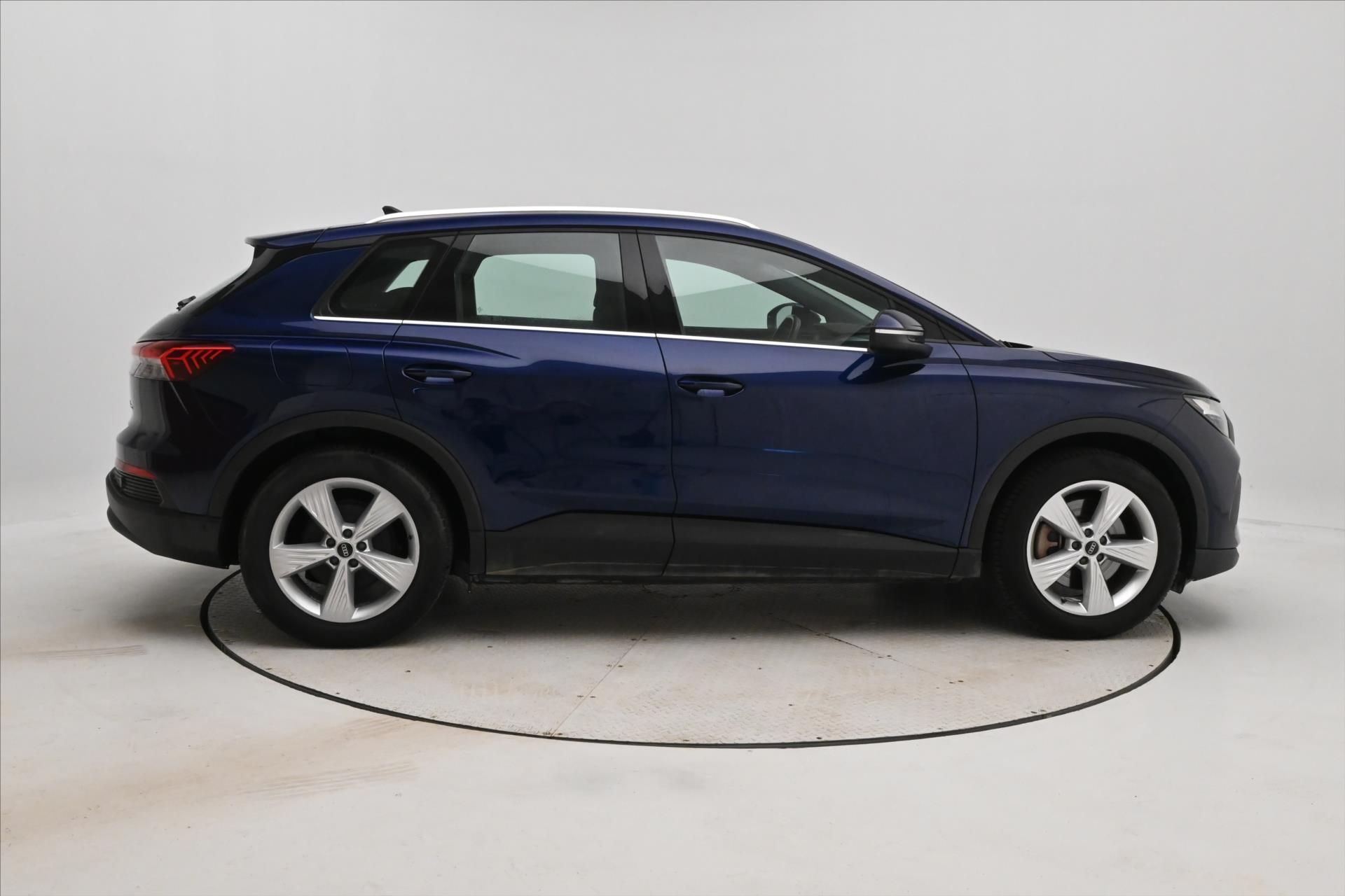 Audi Q4, 40 e-tron 150kW 82kWh Záruka a - fotka 4
