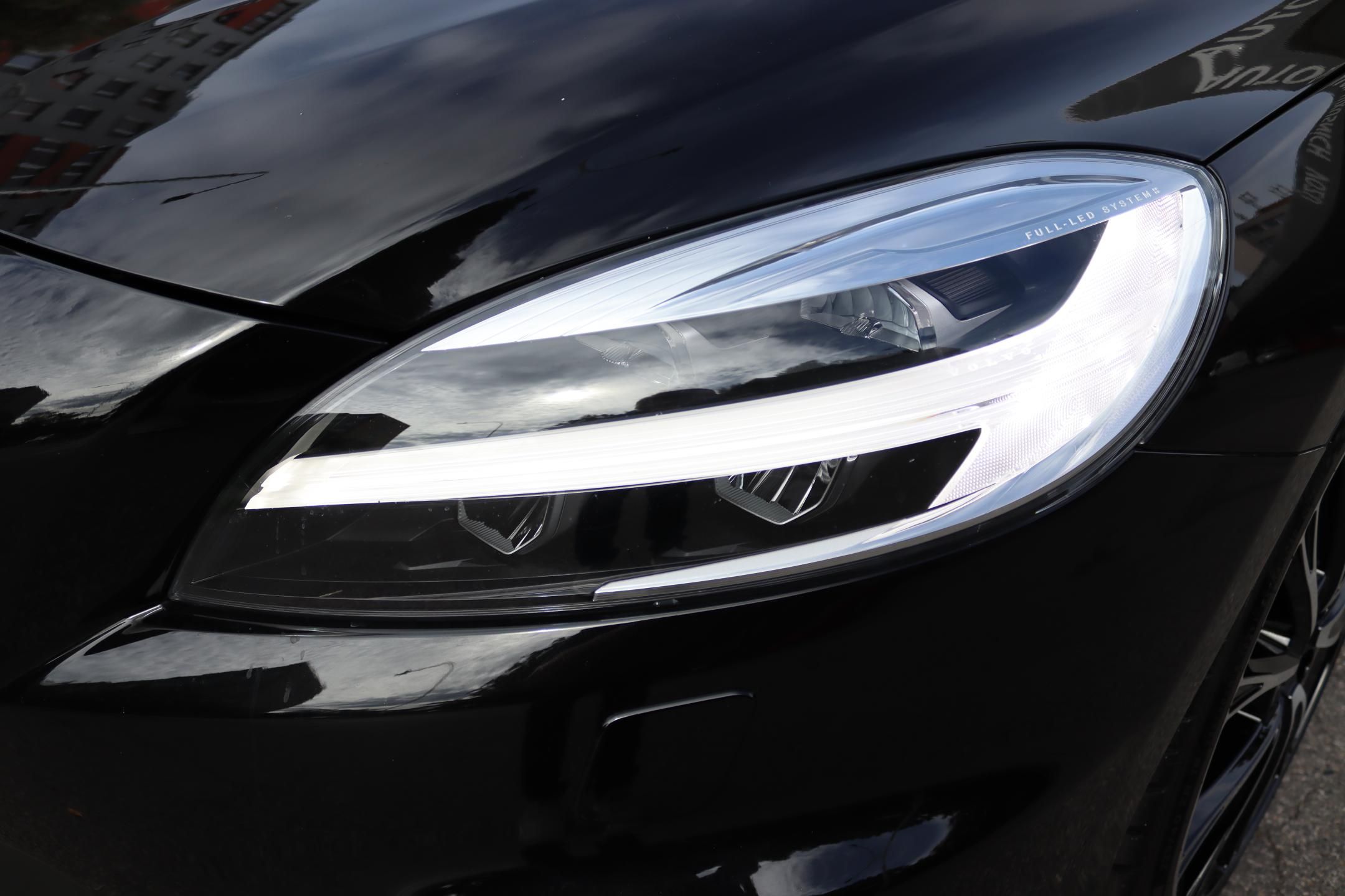 Volvo V40, Volvo V40 R-Design 140kW - fotka 6
