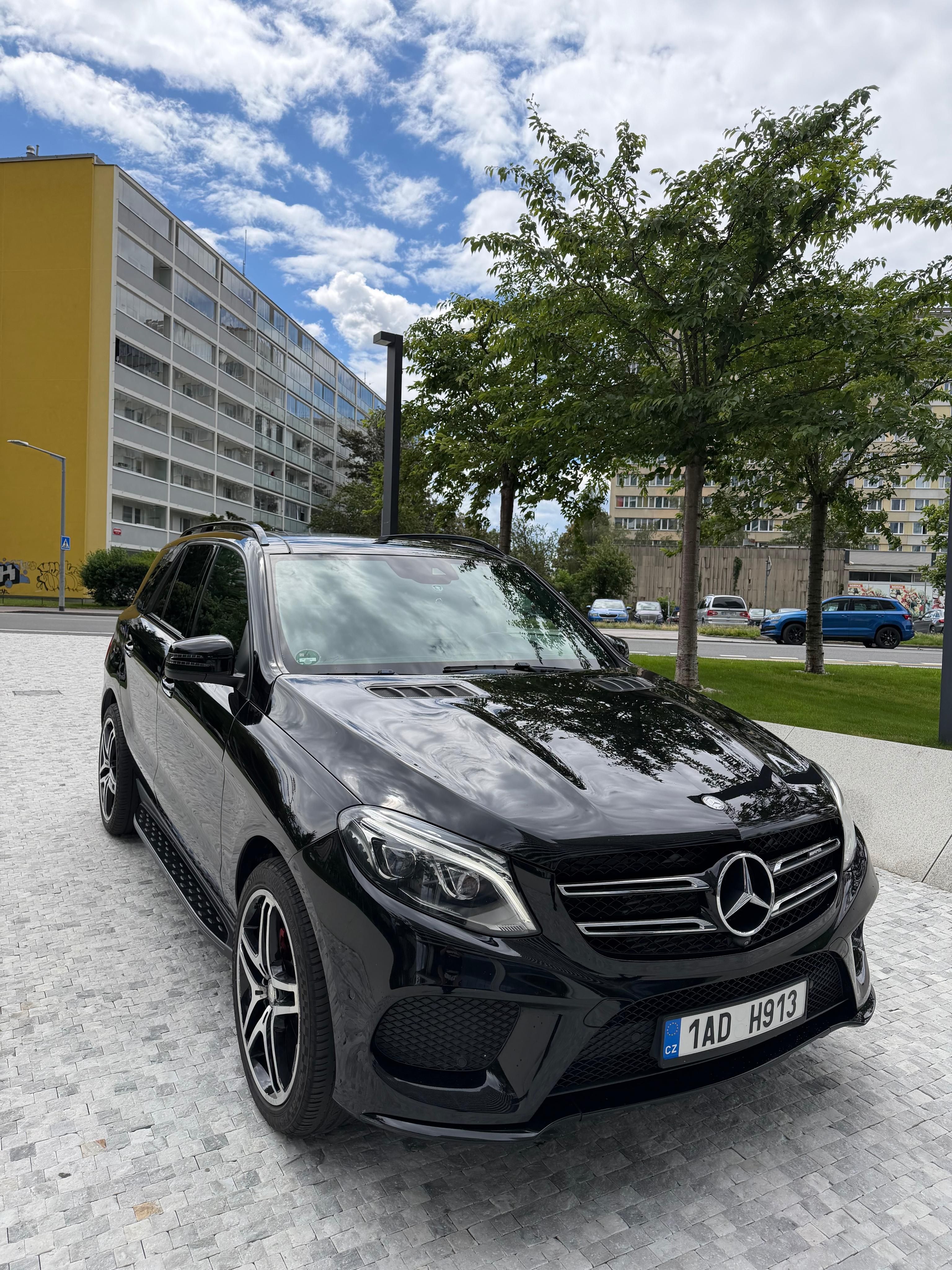 Mercedes-Benz GLE, 2 987 AMG paket, plná výbava - fotka 3