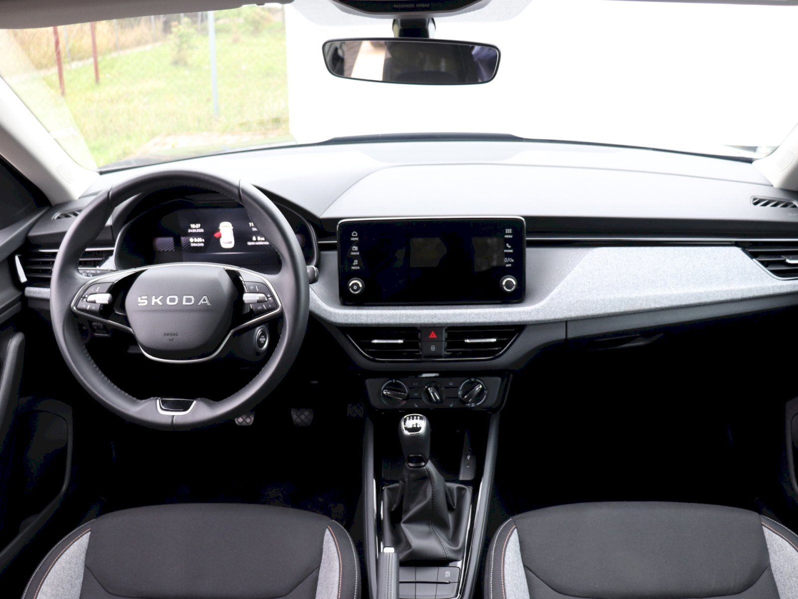 Škoda Kamiq, Kamiq Selection 1.0 TSI / 85 k - fotka 5