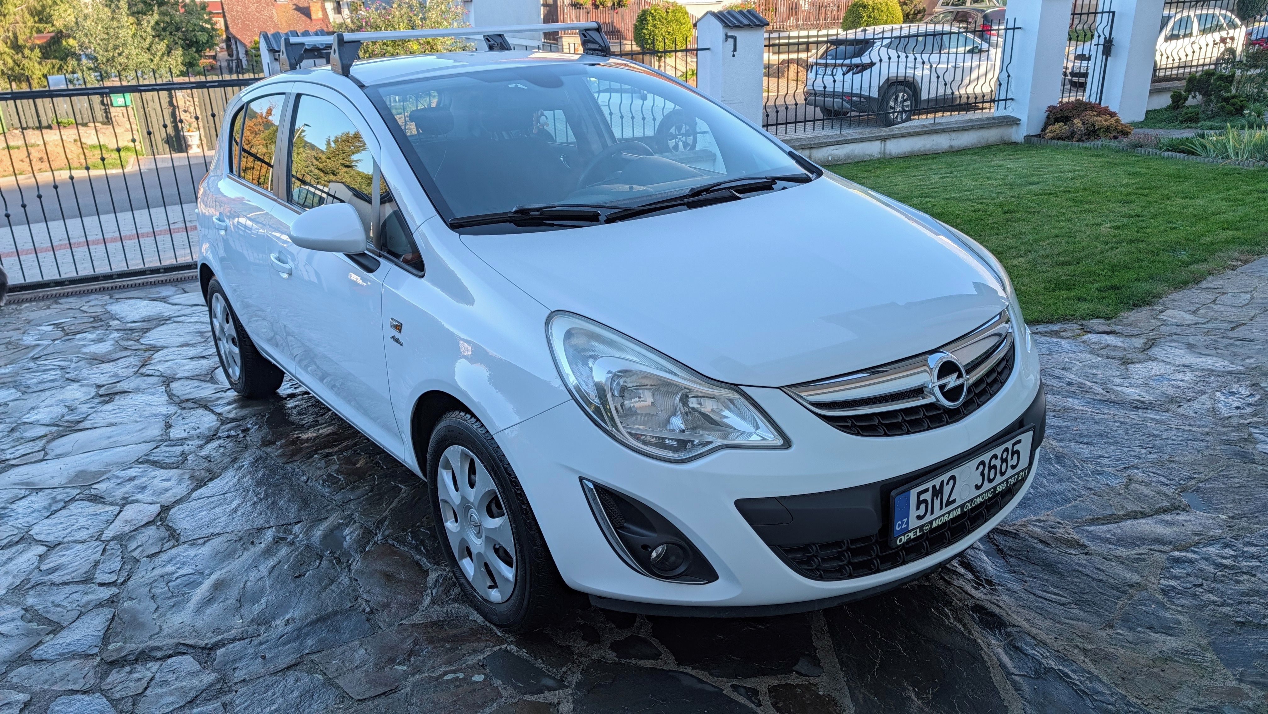 Opel Corsa, nosič na kola, ližiny, senzory