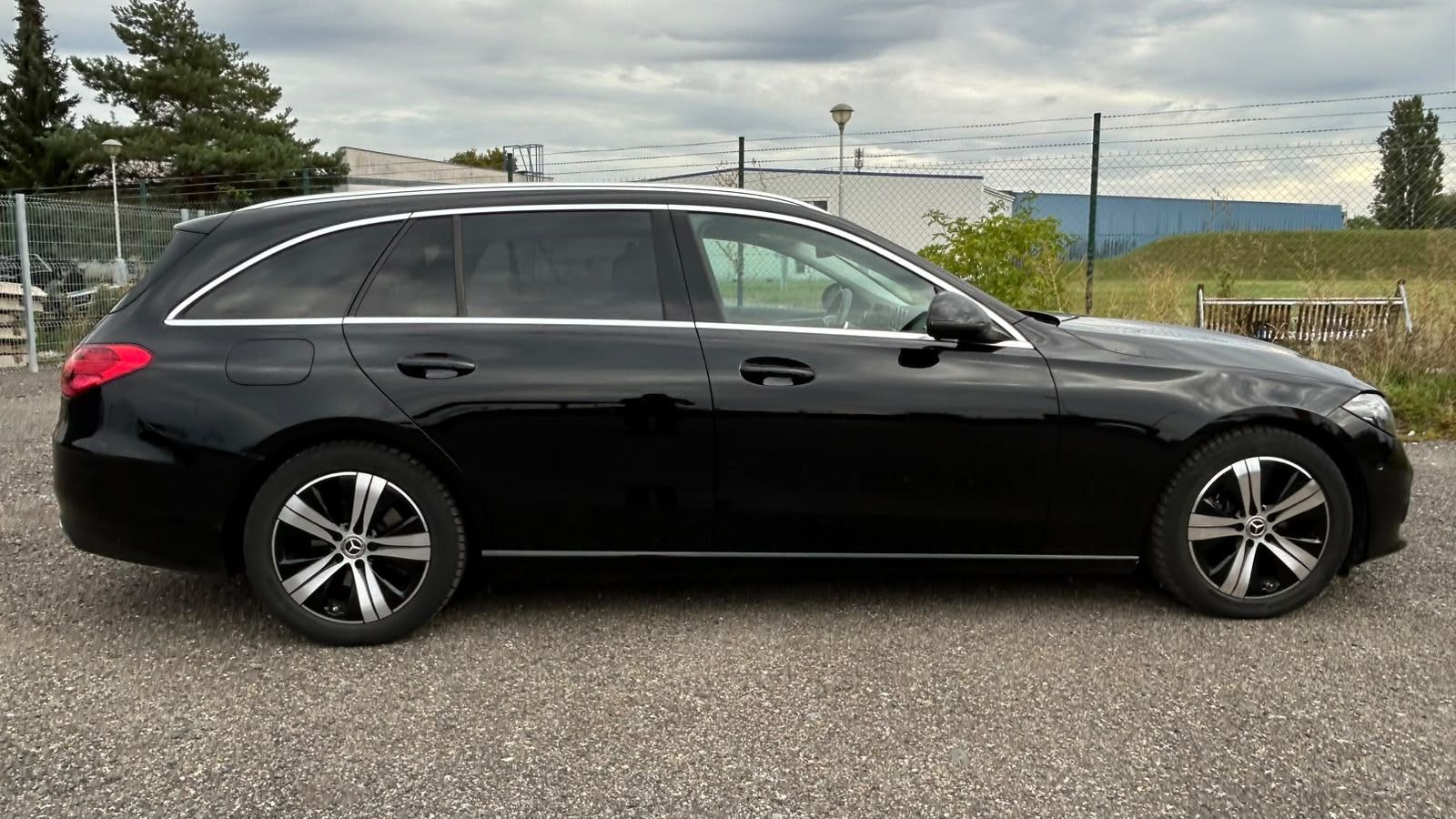 Mercedes-Benz Třídy C, 200 D Avantgarde Panorama - fotka 4