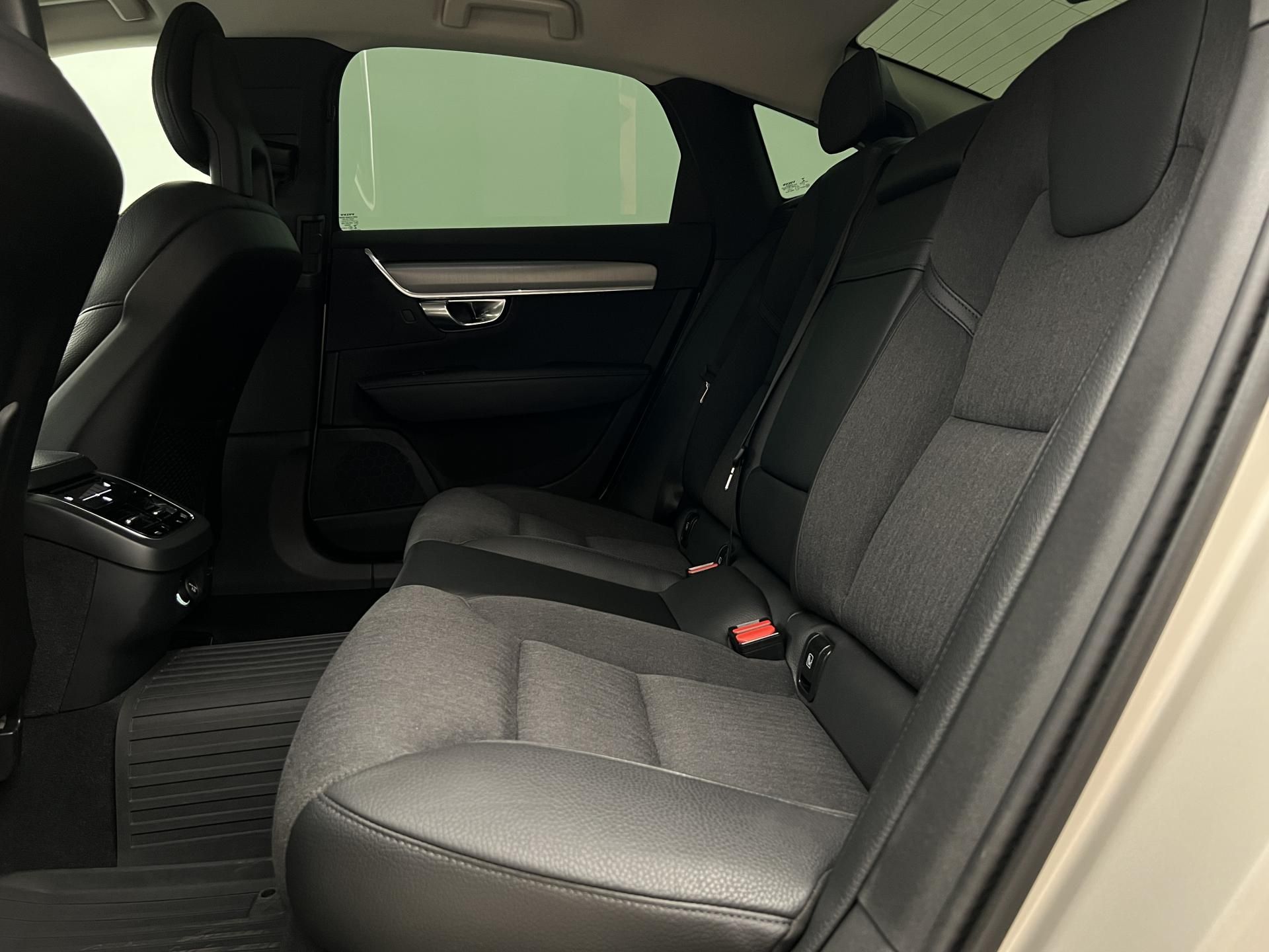 Volvo S90, D4 AWD MOMENTUM AUT - fotka 5