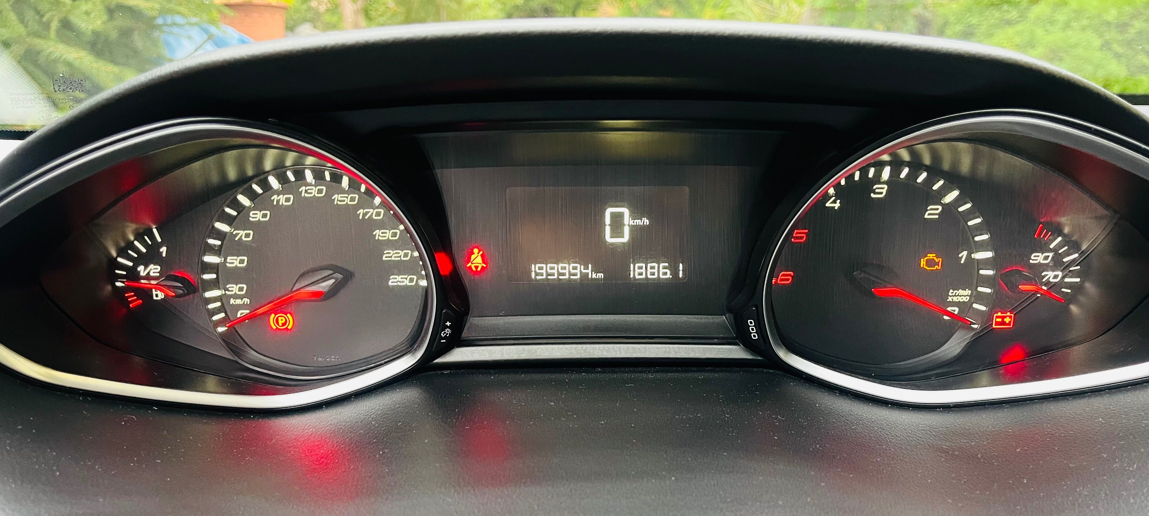 Peugeot 308, 1.6 HDI-servisováno - fotka 6