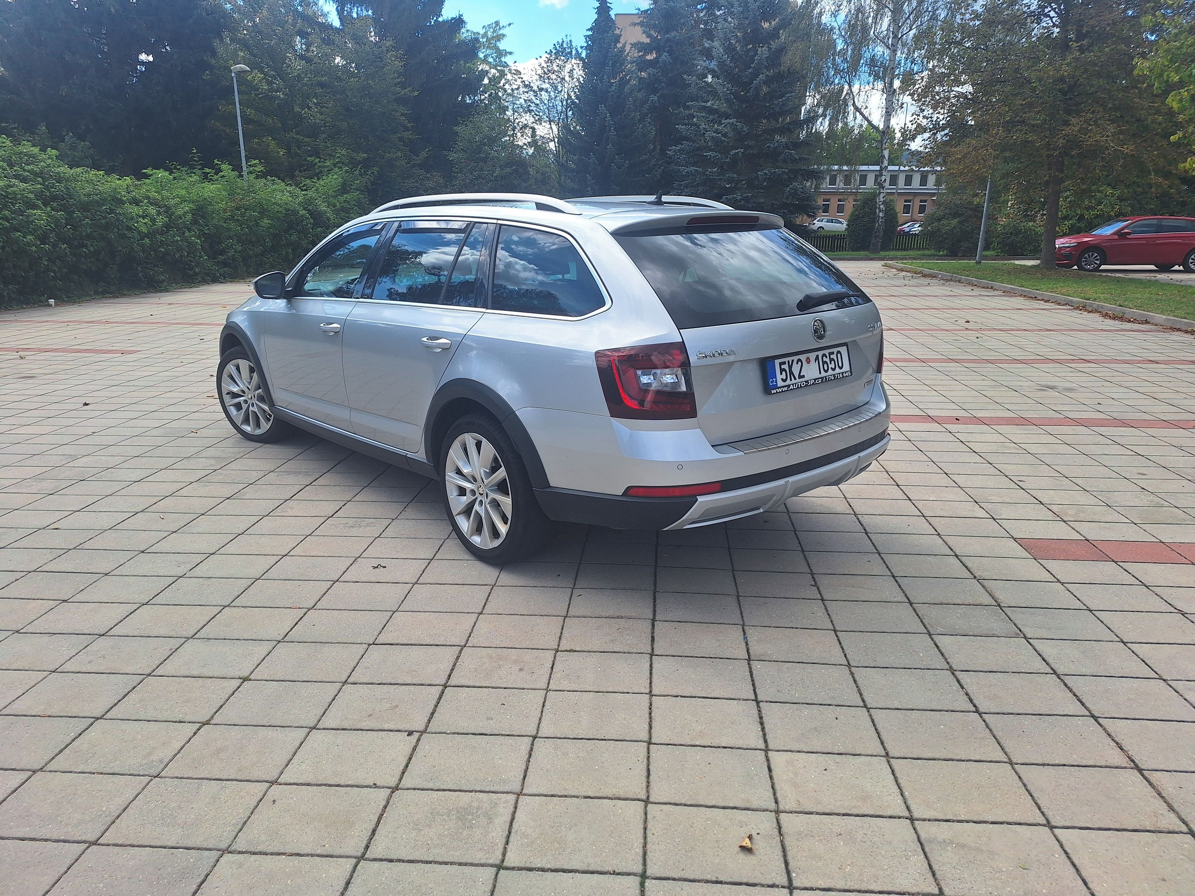 Škoda Octavia, Škoda Octavia SCOUT 4X4 110 kW - fotka 3