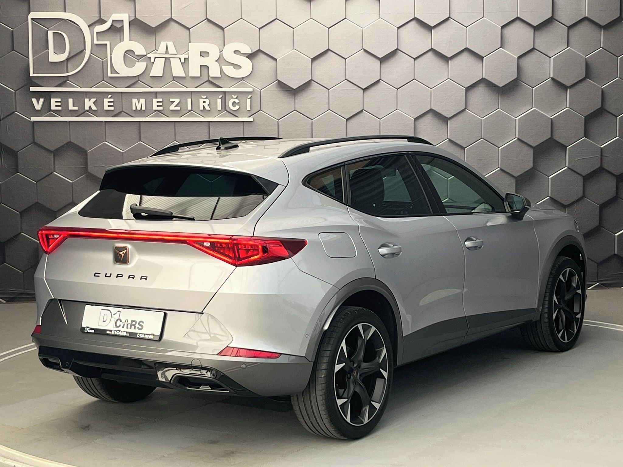 Cupra Formentor, 2.0 TSi 140kW DSG 4x4 ČR 1.maj - fotka 5