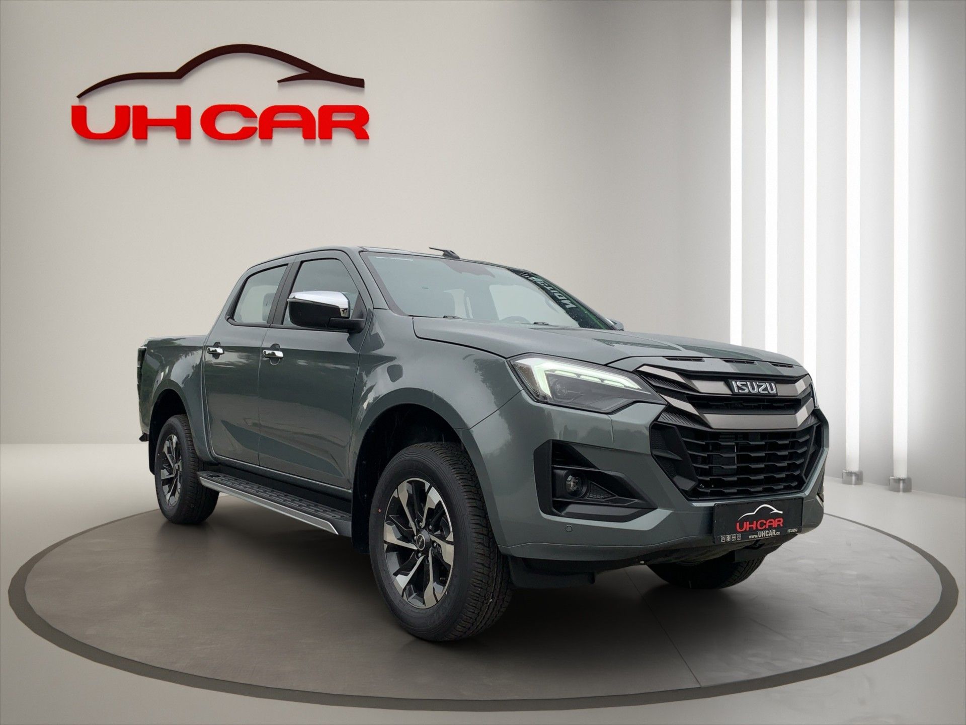 Isuzu D-Max, 2,2 D 4x4 8AT  DC 163k LSE - fotka 3