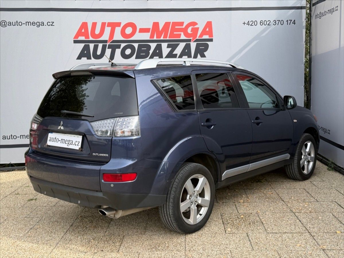 Mitsubishi Outlander, 2,4 MIVEC 125kW-LPG-4x4-SERVIS - fotka 6