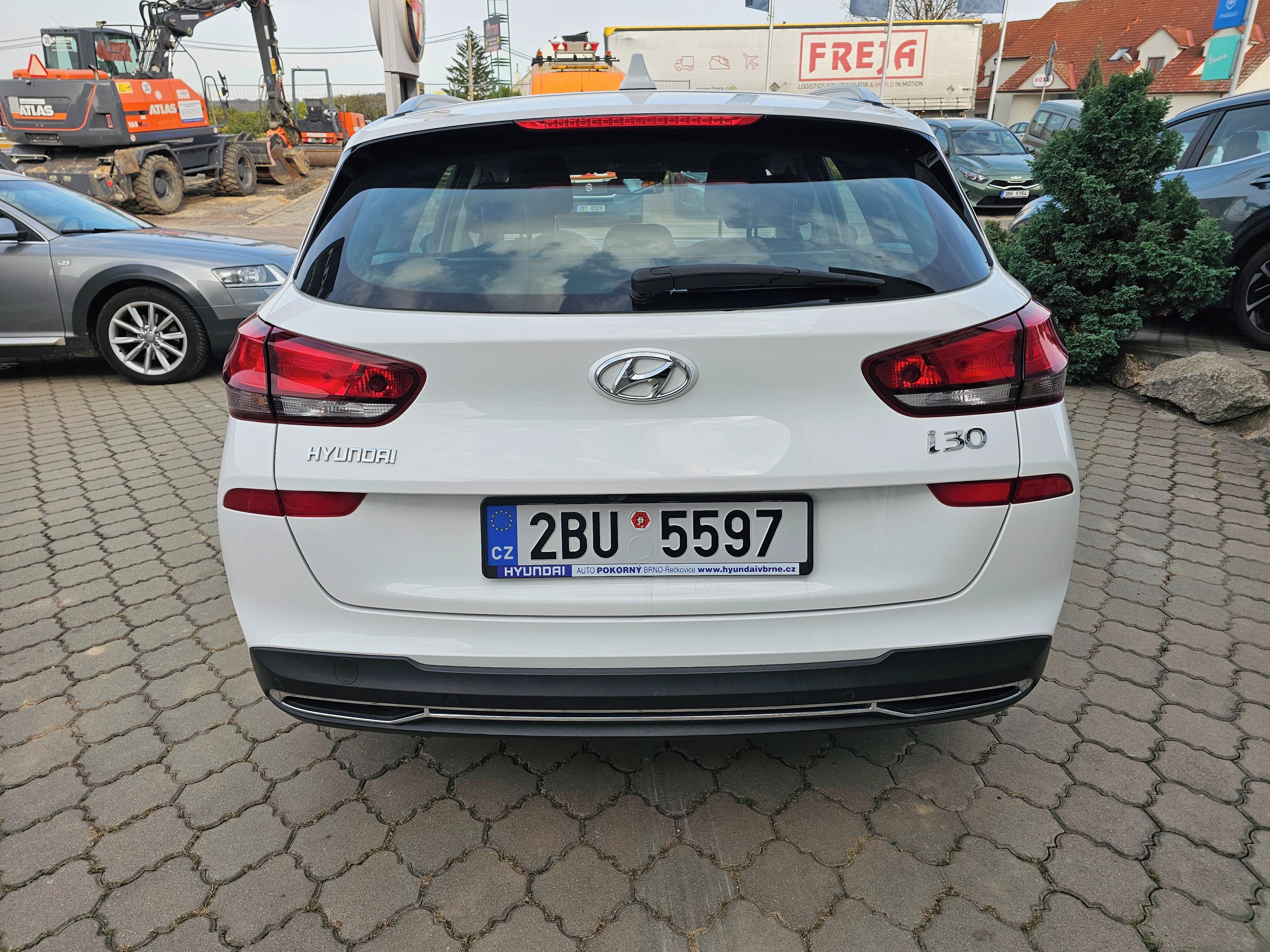 Hyundai i30, 1.0 T-Gdi 88 kW Automat - fotka 4