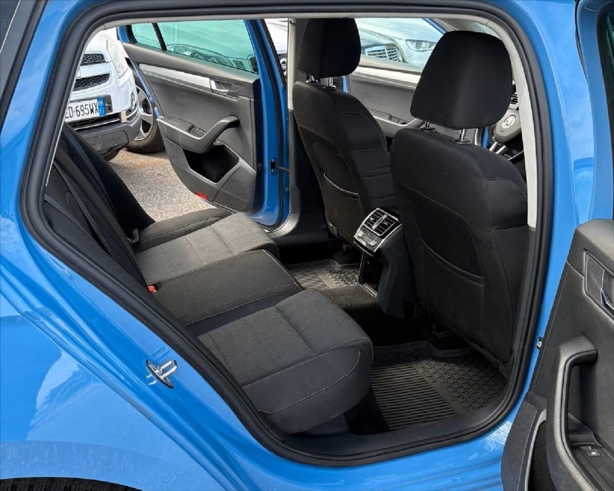 Škoda Superb, 2,0 TDi 4x4 DSG 140kw bez koro - fotka 6