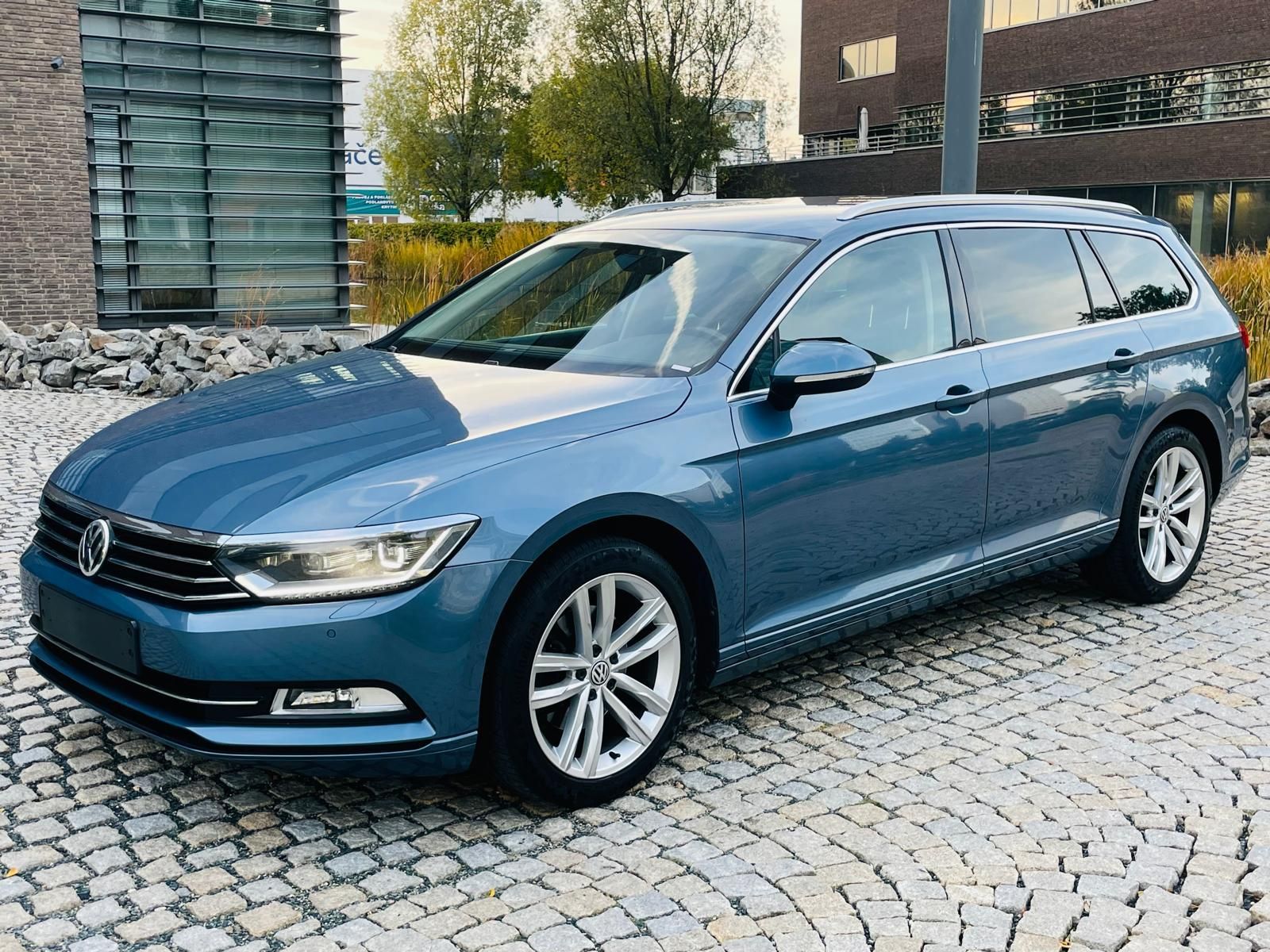 Volkswagen Passat, 1.8TSI AUT TAŽNÉ SERVISKA LED - fotka 4