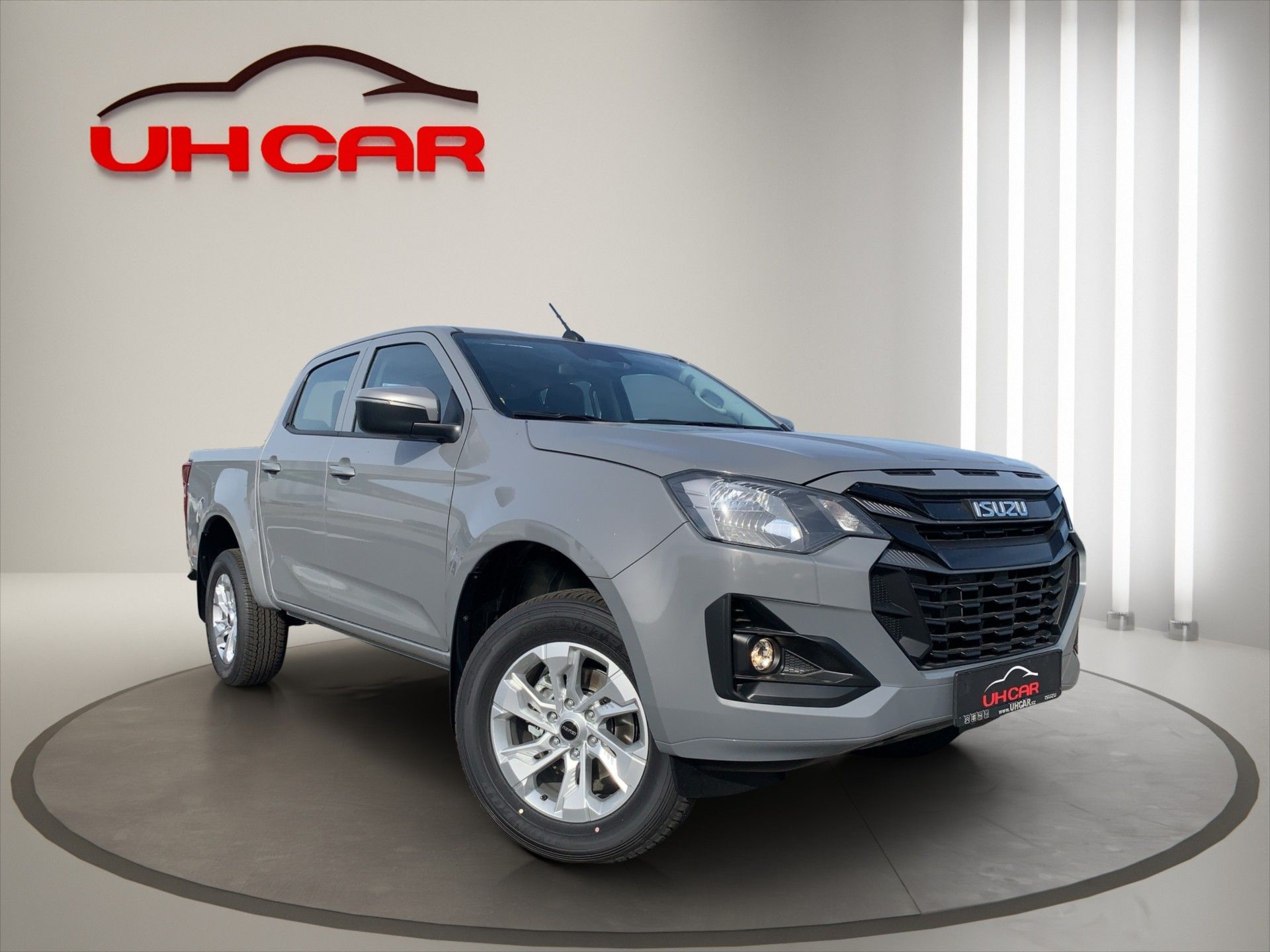 Isuzu D-Max, 2,2 D 4x4 6MT  DC LS 163k - fotka 3