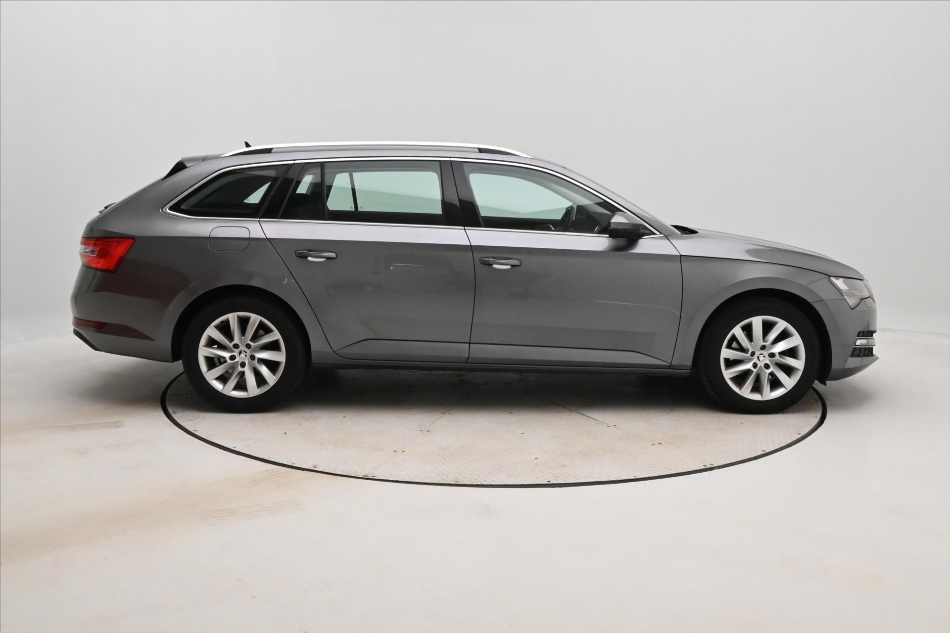 Škoda Superb, 2,0 TDI 110kW DSG Style Záruka - fotka 4