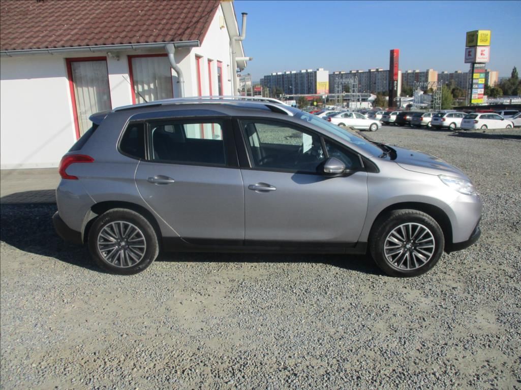 Peugeot 2008, 1,2 i, klima,serv.kniha,tažné, - fotka 5