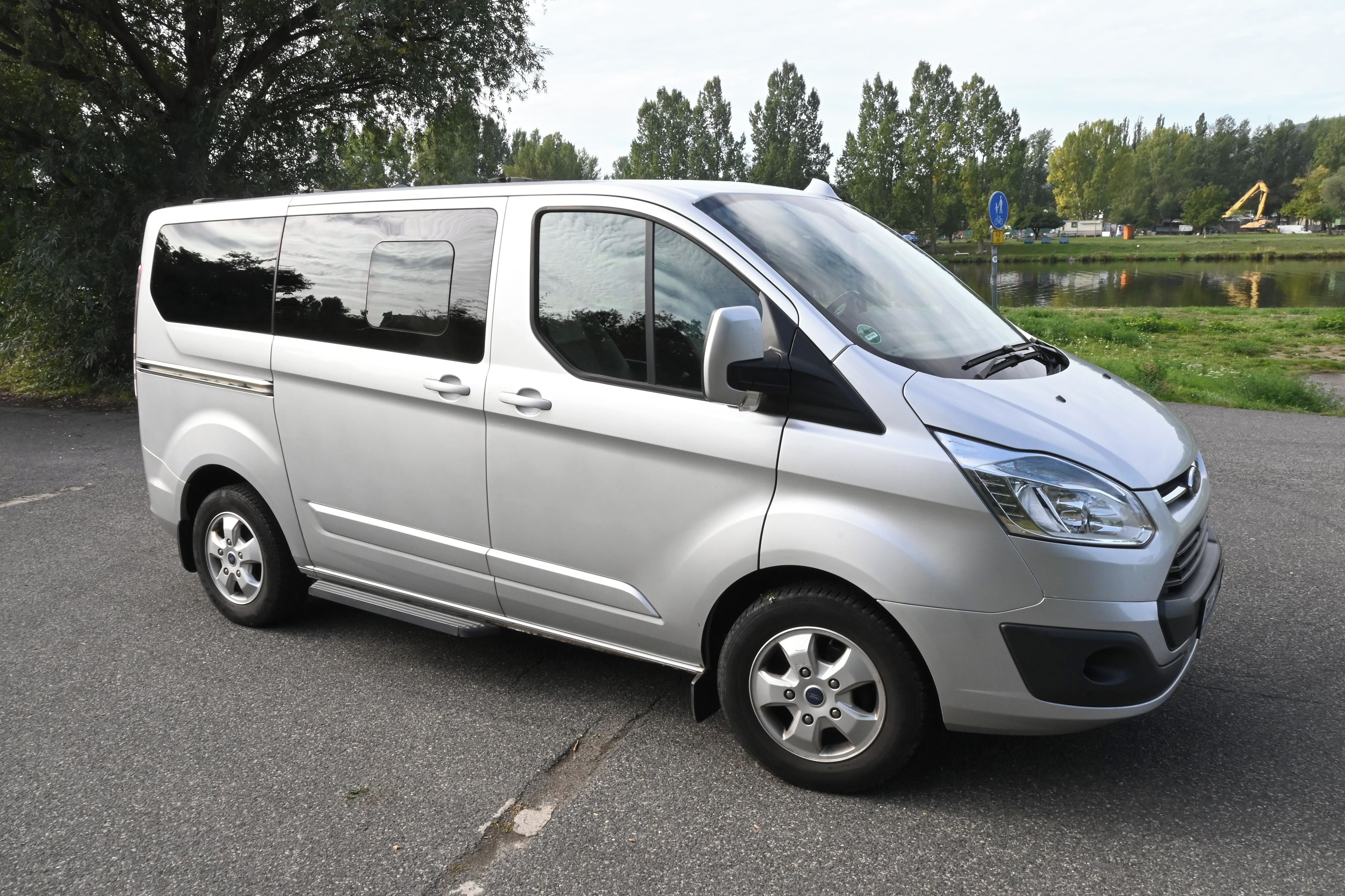 Ford Tourneo Custom, Ford Tourneo Custom 2.2 D - fotka 6