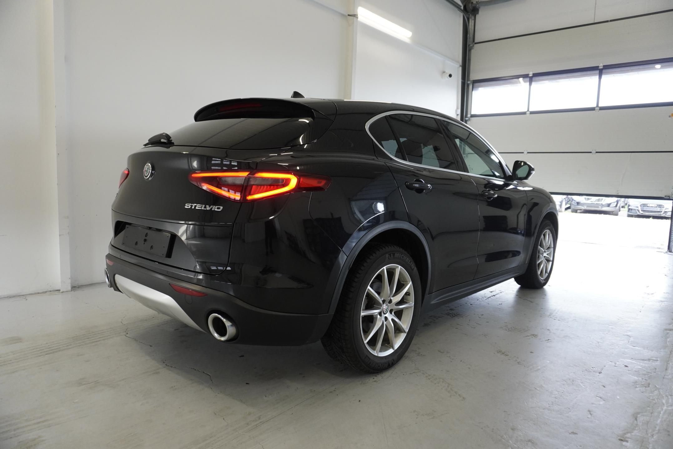 Alfa Romeo Stelvio, STELVIO 2.2D Q4 AUTOMAT - fotka 5