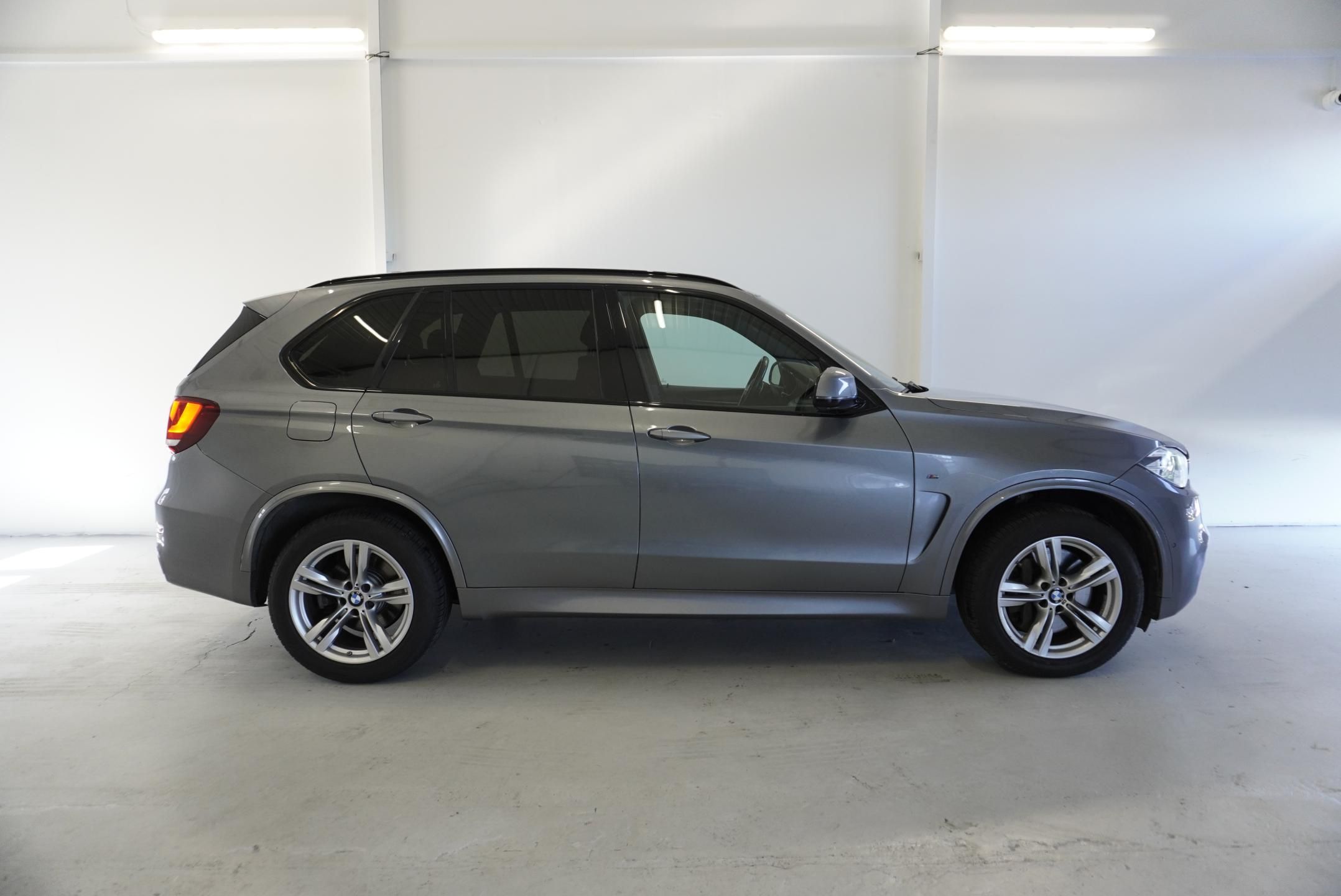 BMW X5, M50D SUV XDRIVE STEPTRONIC - fotka 4