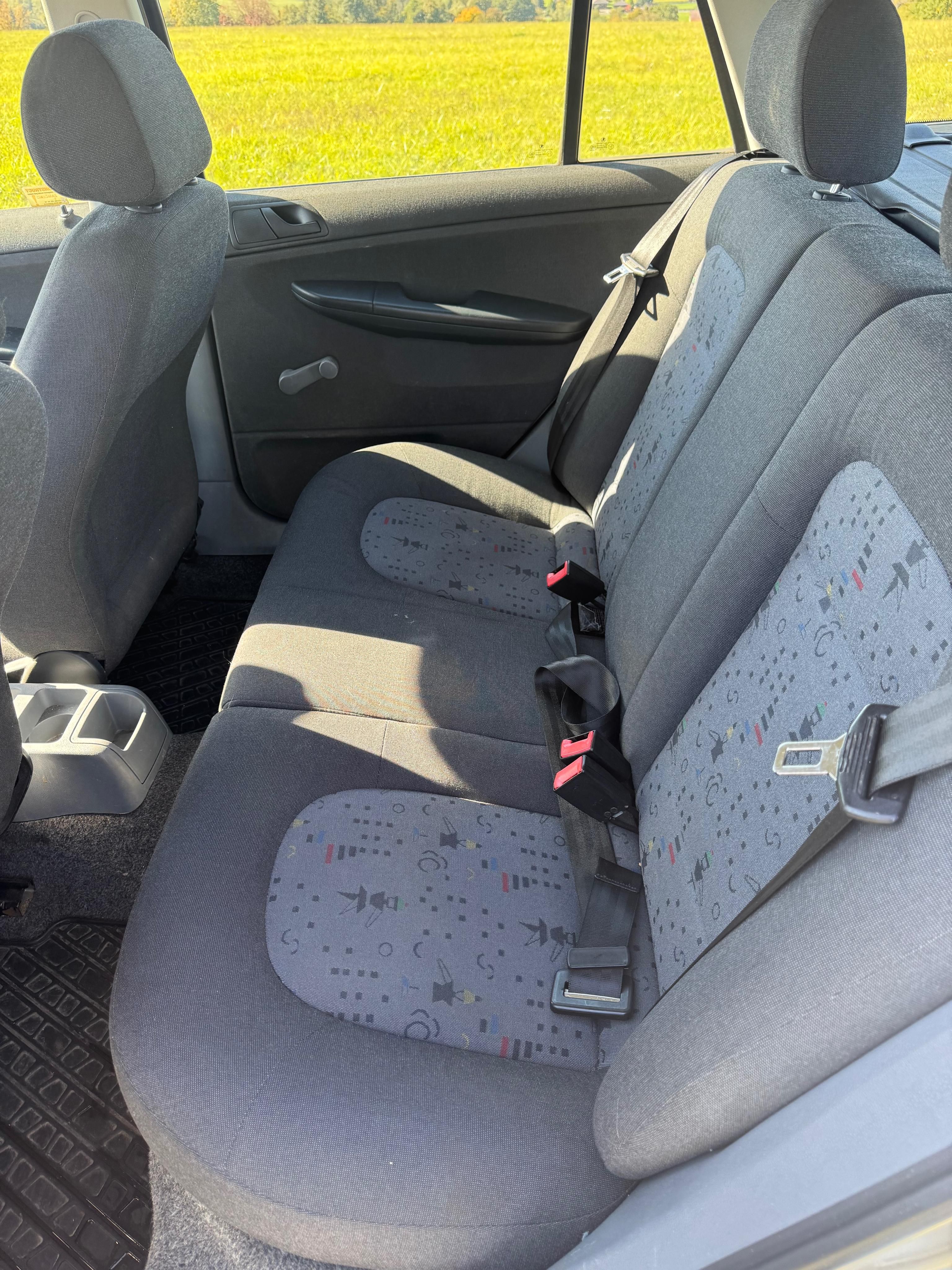 Škoda Fabia, 1.2 12V Klimatizace - fotka 6