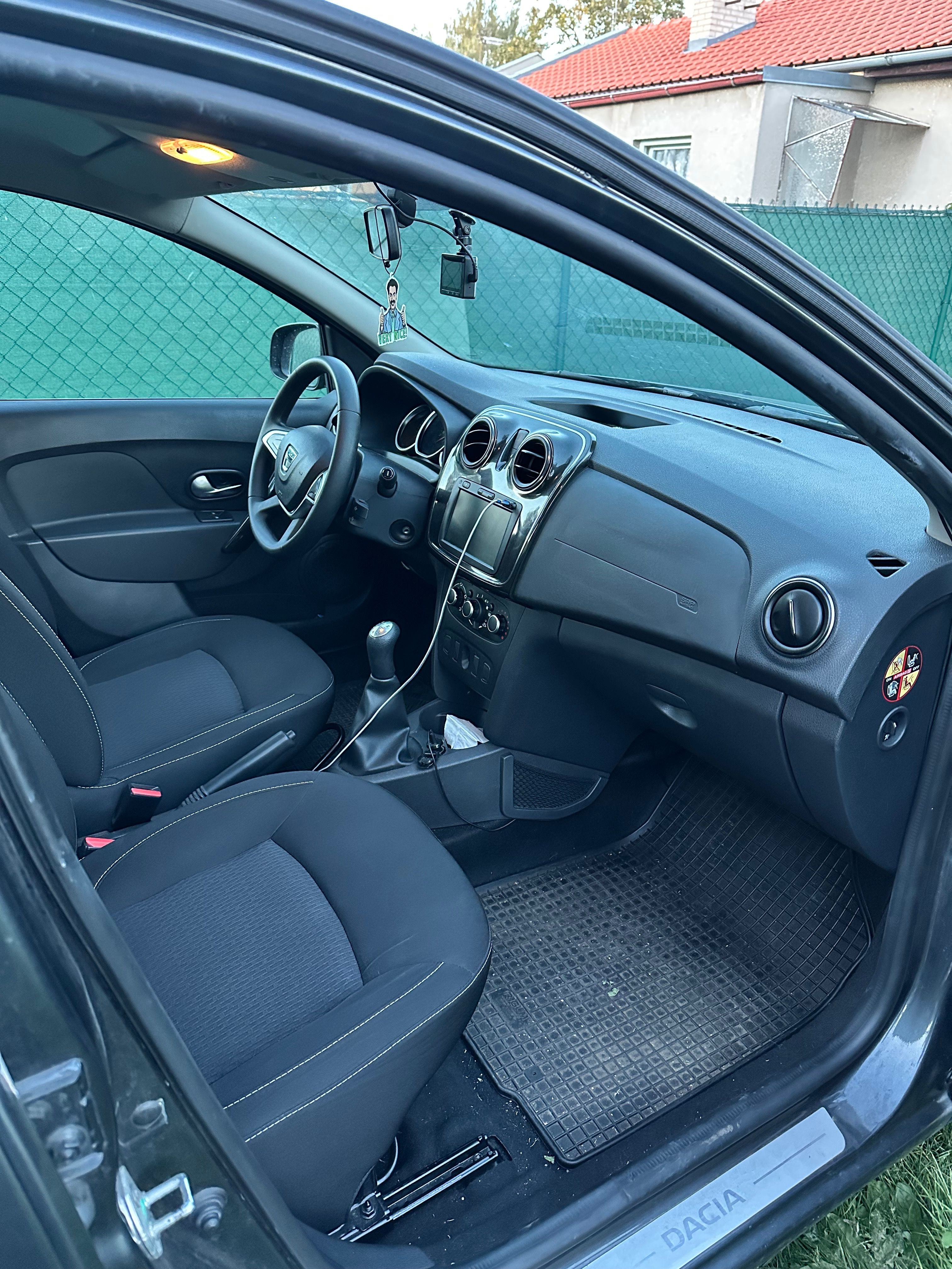 Dacia Logan, Dacia Logan II 2028 sedan - fotka 4