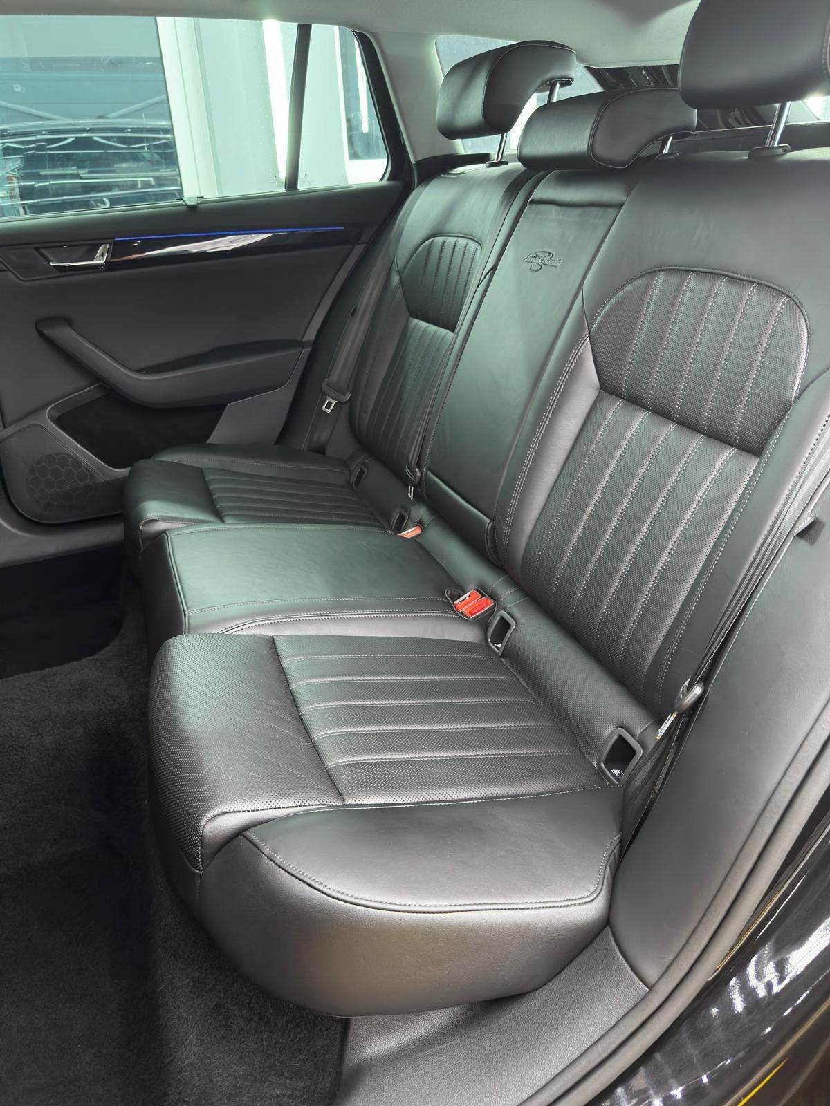 Škoda Superb, 2.0, DPH, L&K, 4x4 - fotka 6