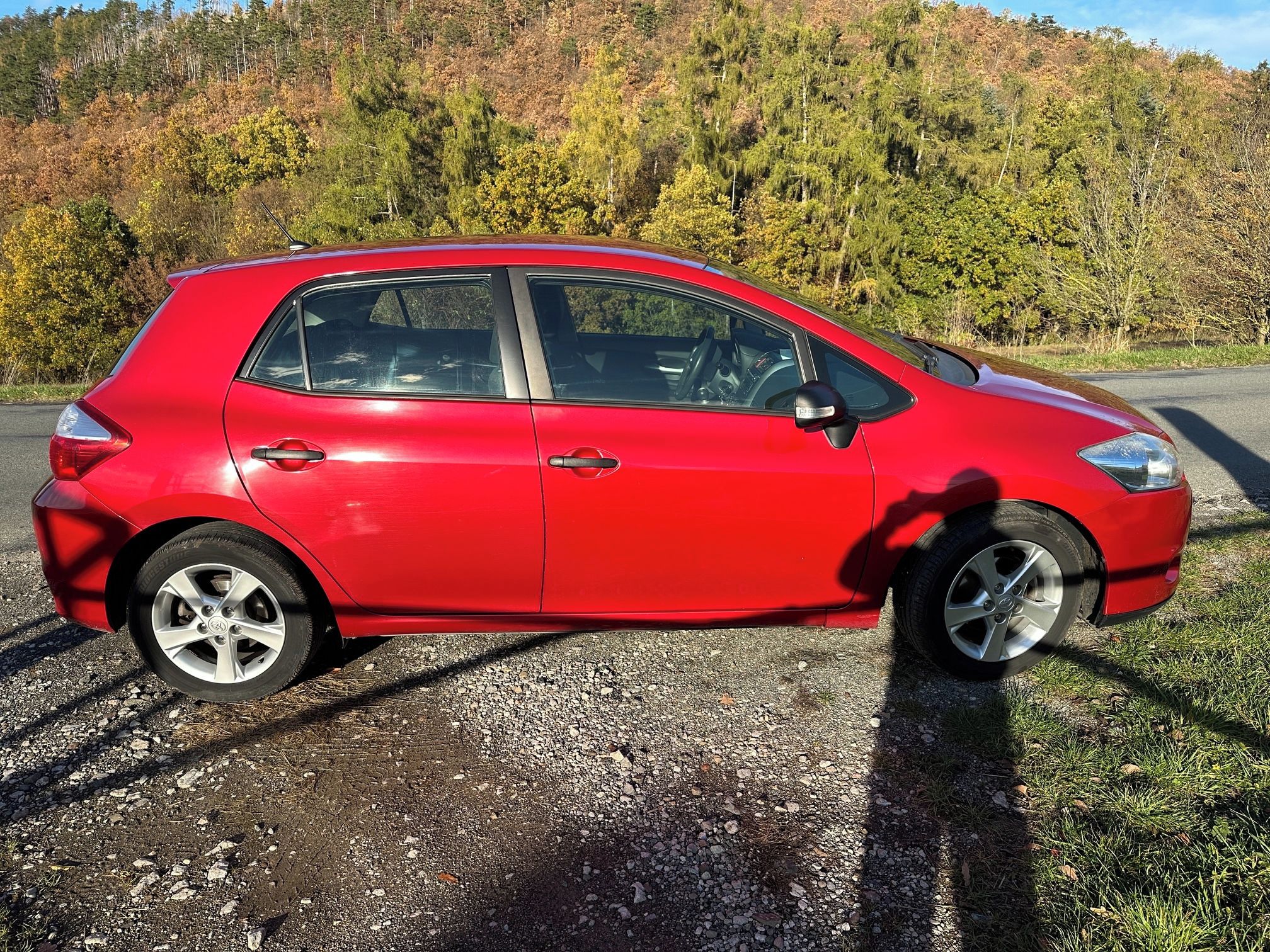 Toyota Auris, 1.33 VVT-i, 73 kW, benzín - fotka 6