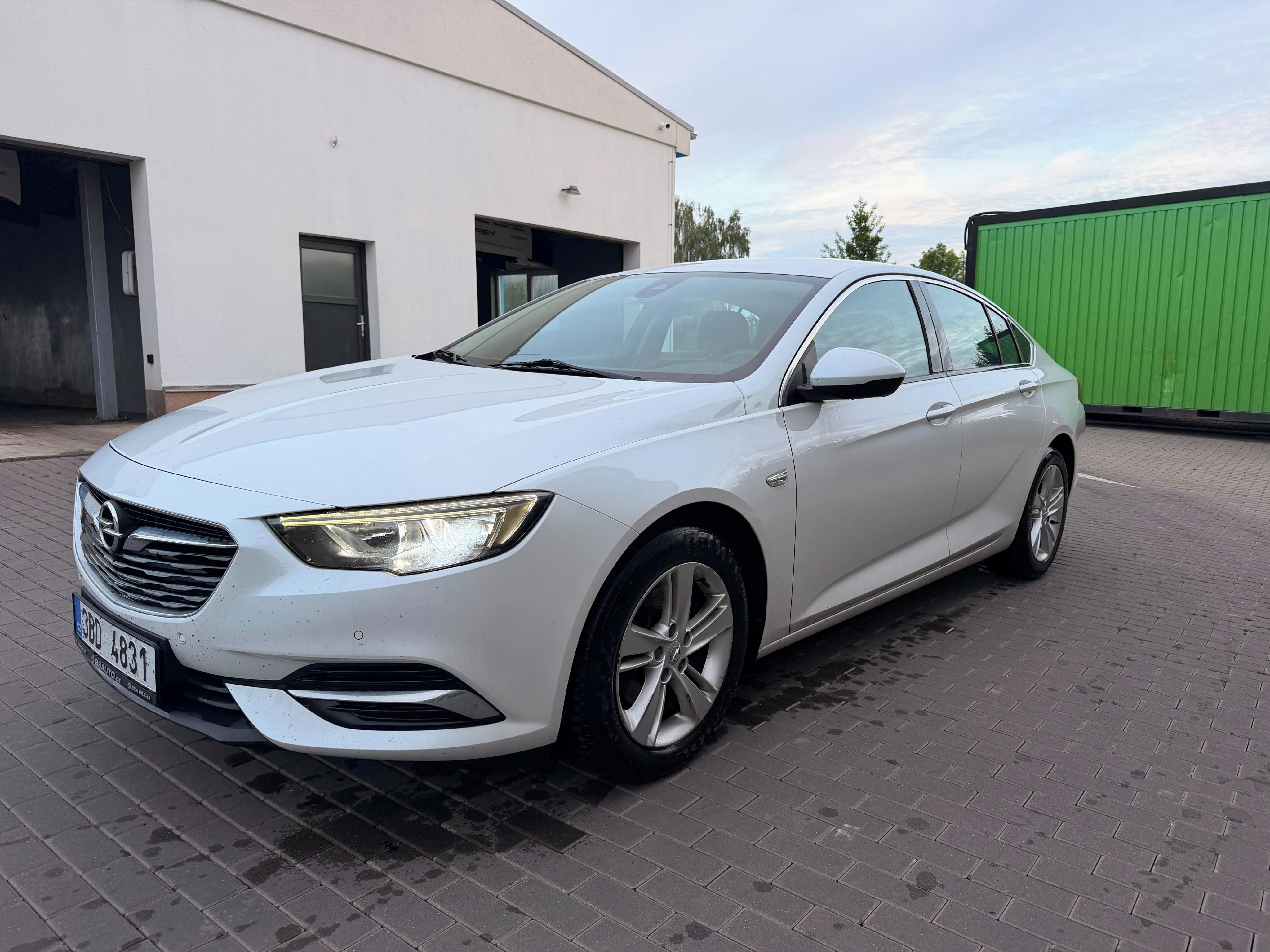 Opel Insignia, Opel Insignia Grand Sport 2.0 - fotka 4