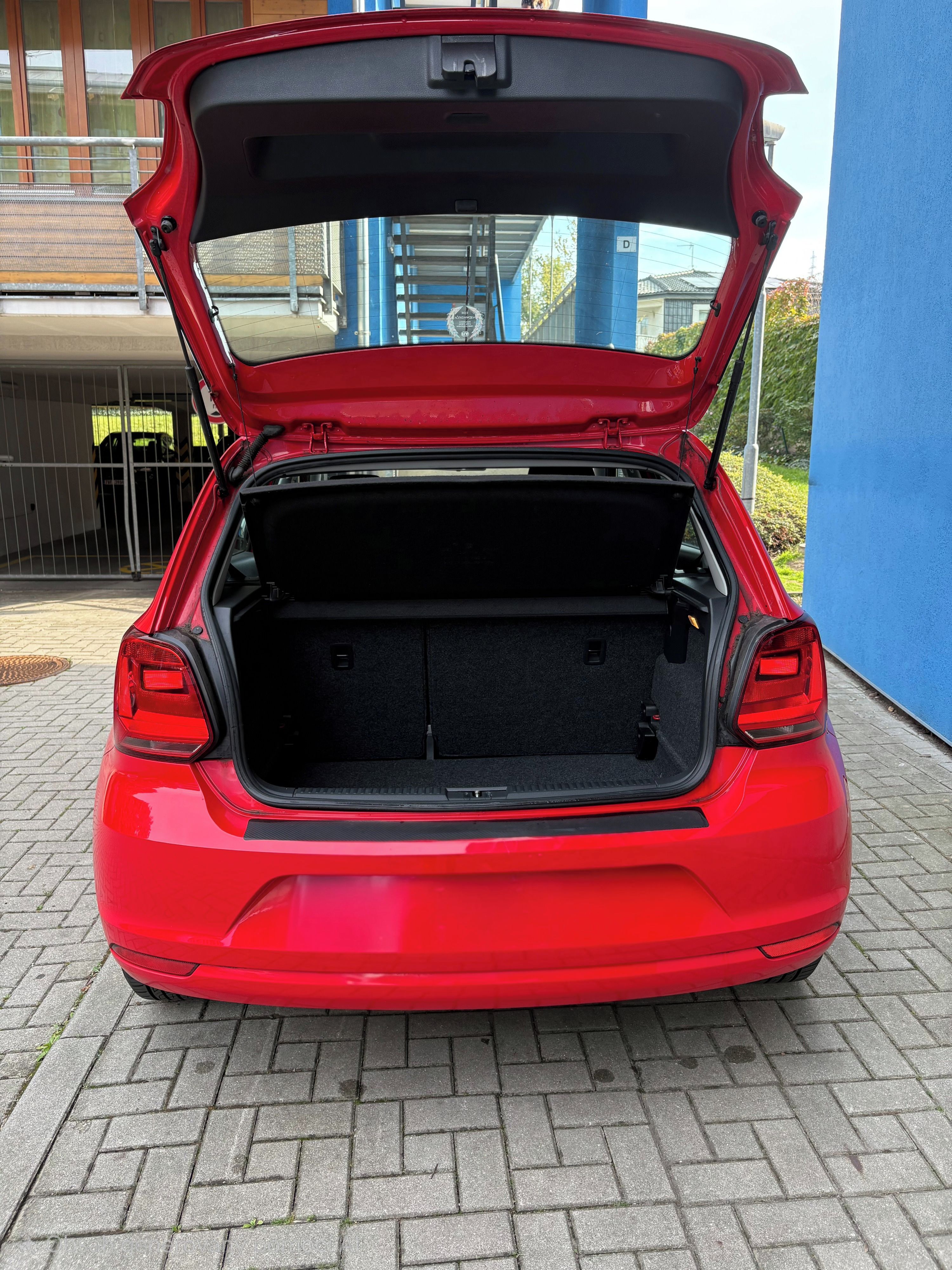 Volkswagen Polo, 1.0, 2.majitel, servisovano - fotka 5