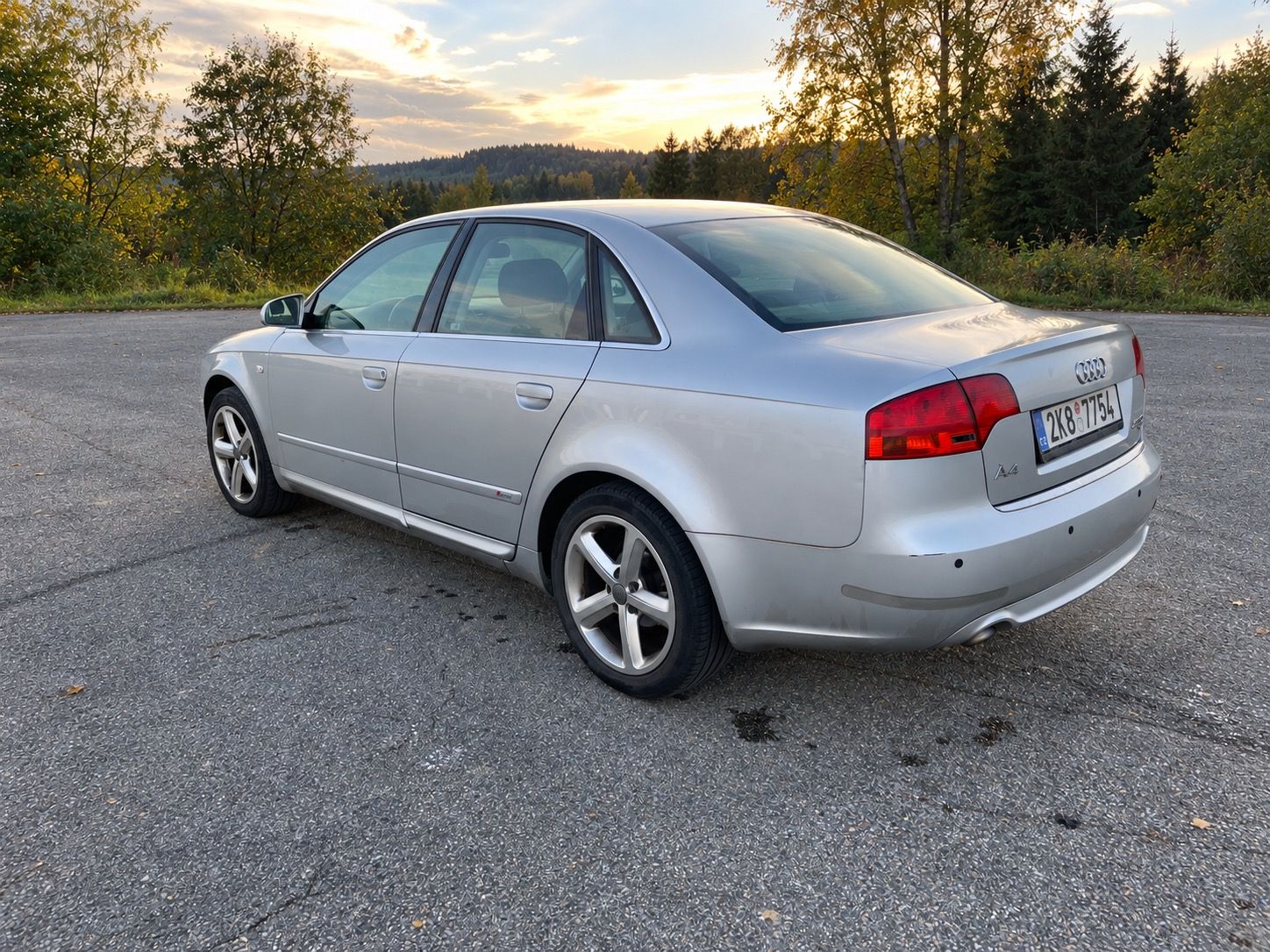 Audi A4, Audi A4 2.0 TDI 103 kW, S line - fotka 4