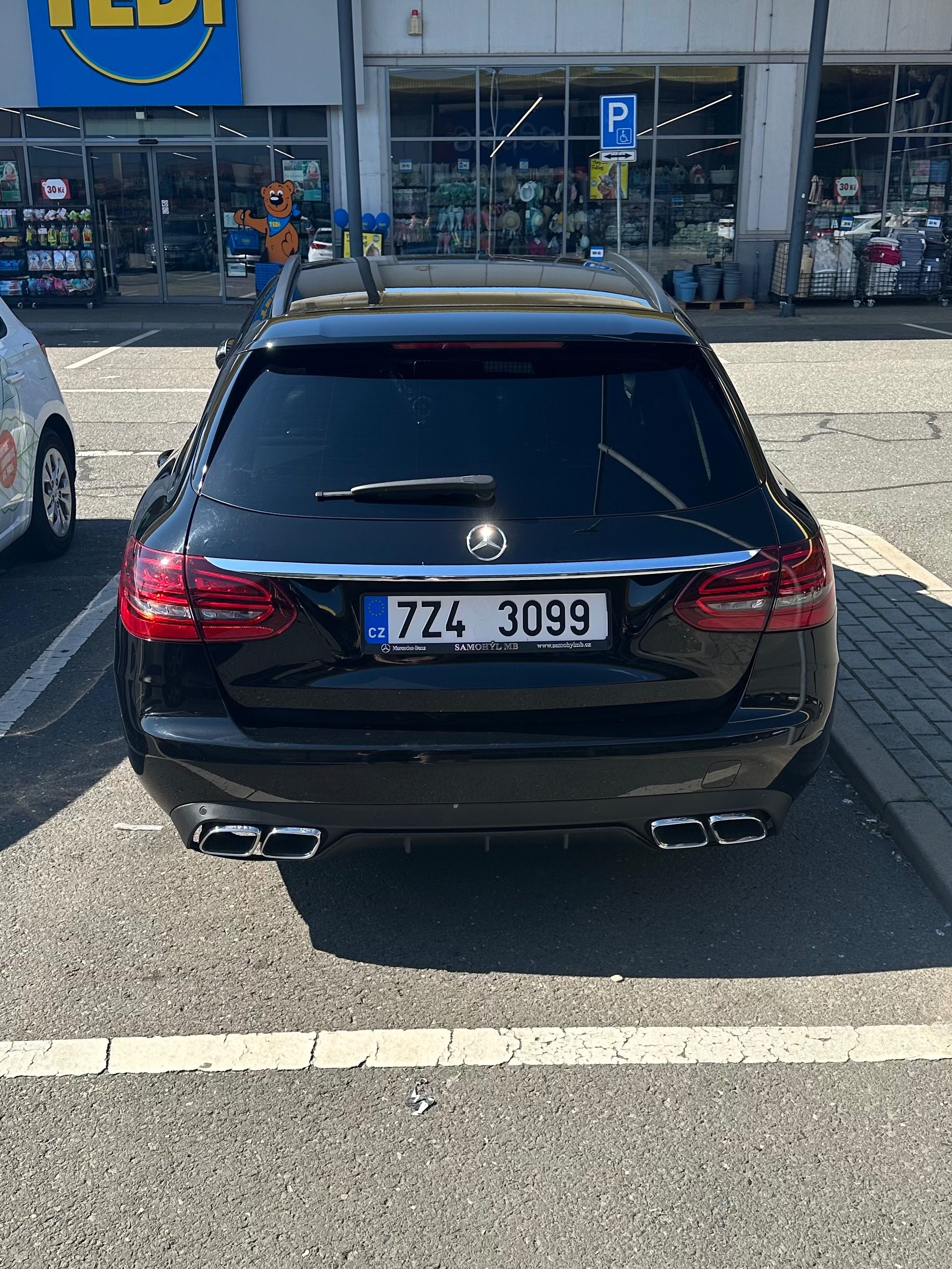 Mercedes-Benz Třídy C - fotka 4