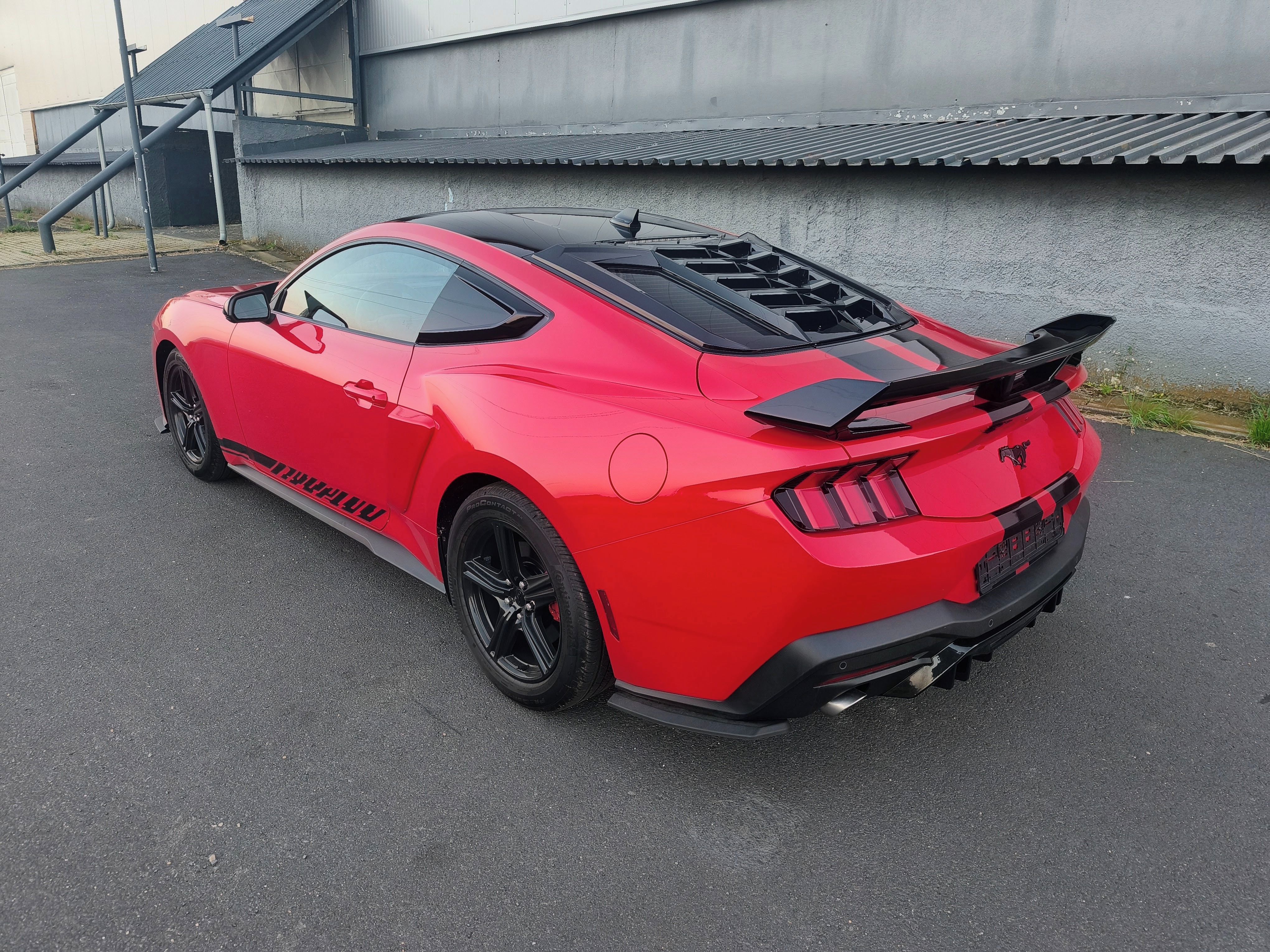 Ford Mustang, 2.3T Nový Model - fotka 6