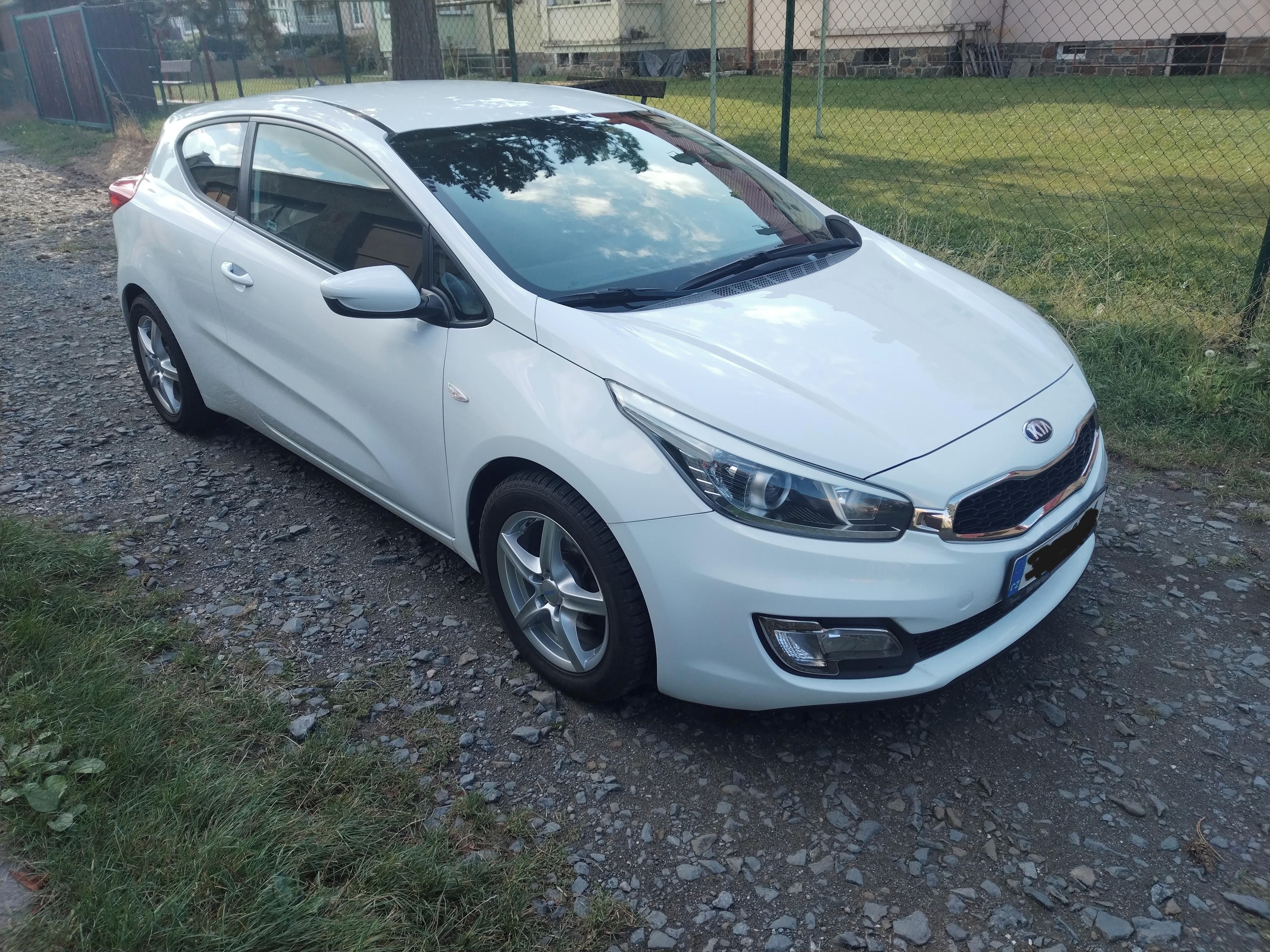 Kia Cee´d, 1.6i,99KW-ČR,SERVISKA,SERVIS - fotka 4