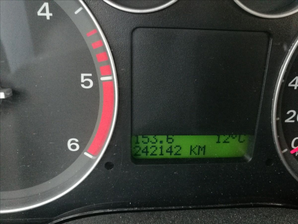 Ford C-MAX, 1,6 TDCi Trend - fotka 6