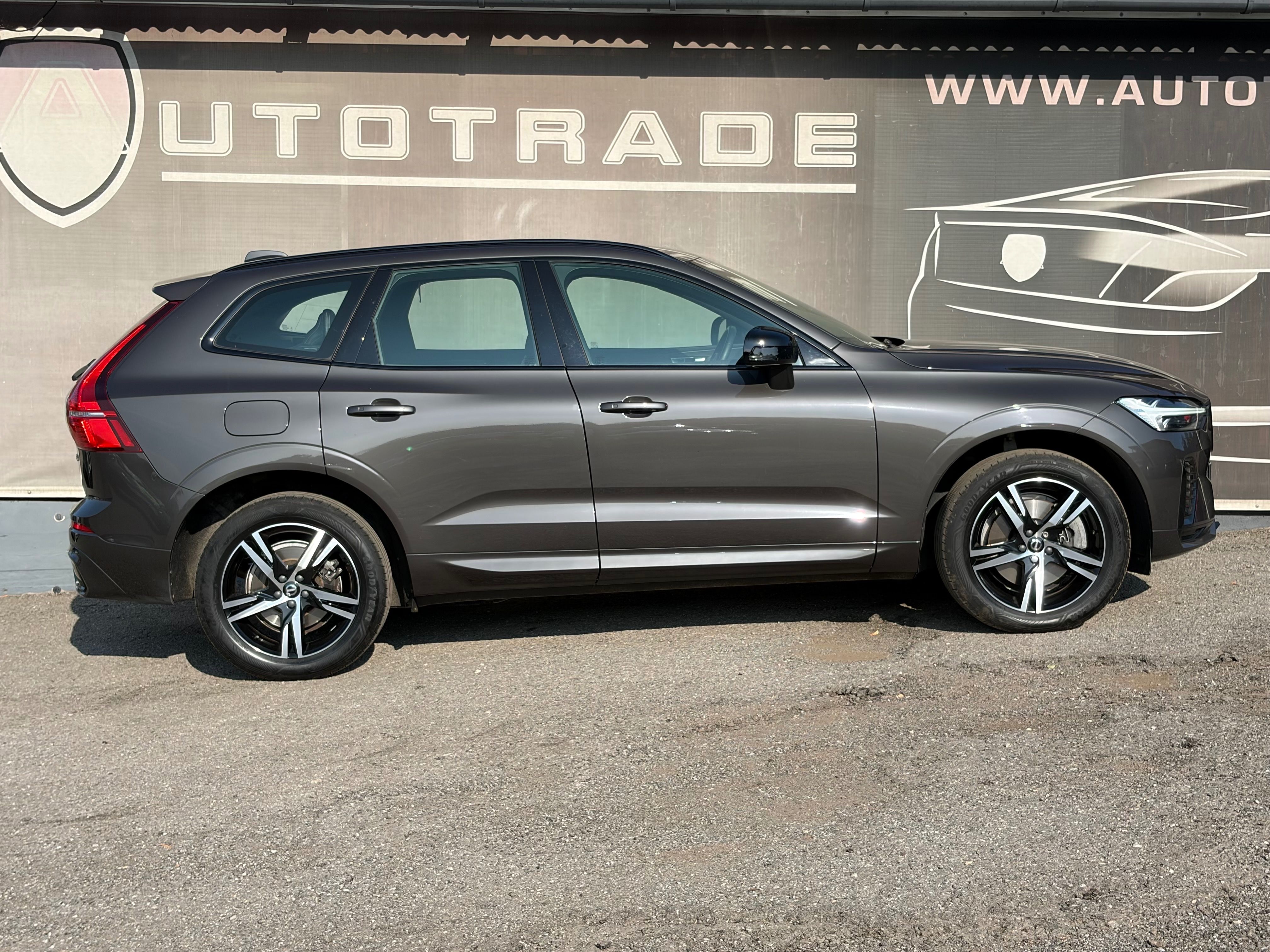 Volvo XC60, 2.0D B4 145kW,R-Design, ČR,DPH - fotka 5
