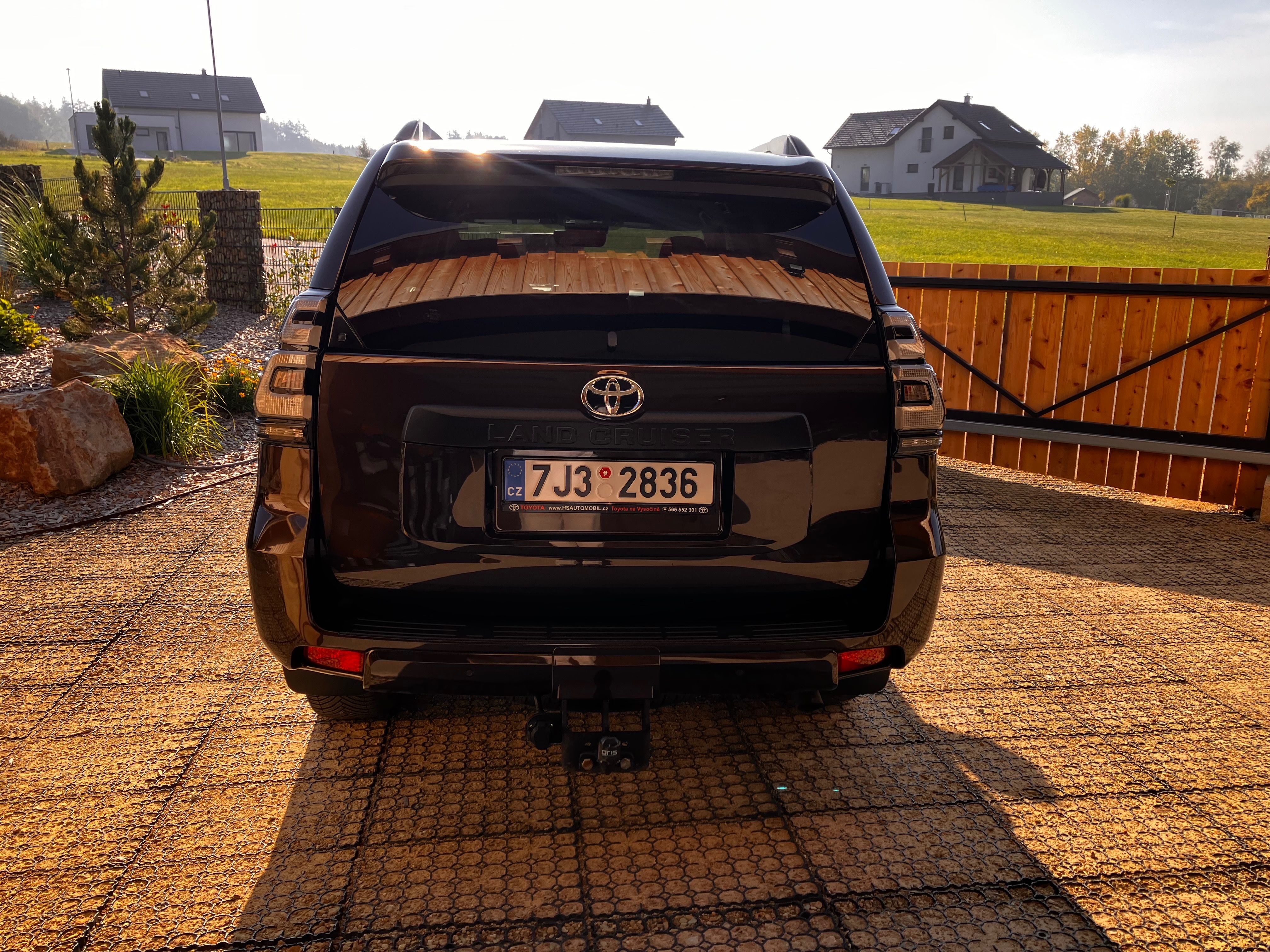 Toyota Land Cruiser, Executive 2.8 D-4D 150 KW ČR - fotka 6