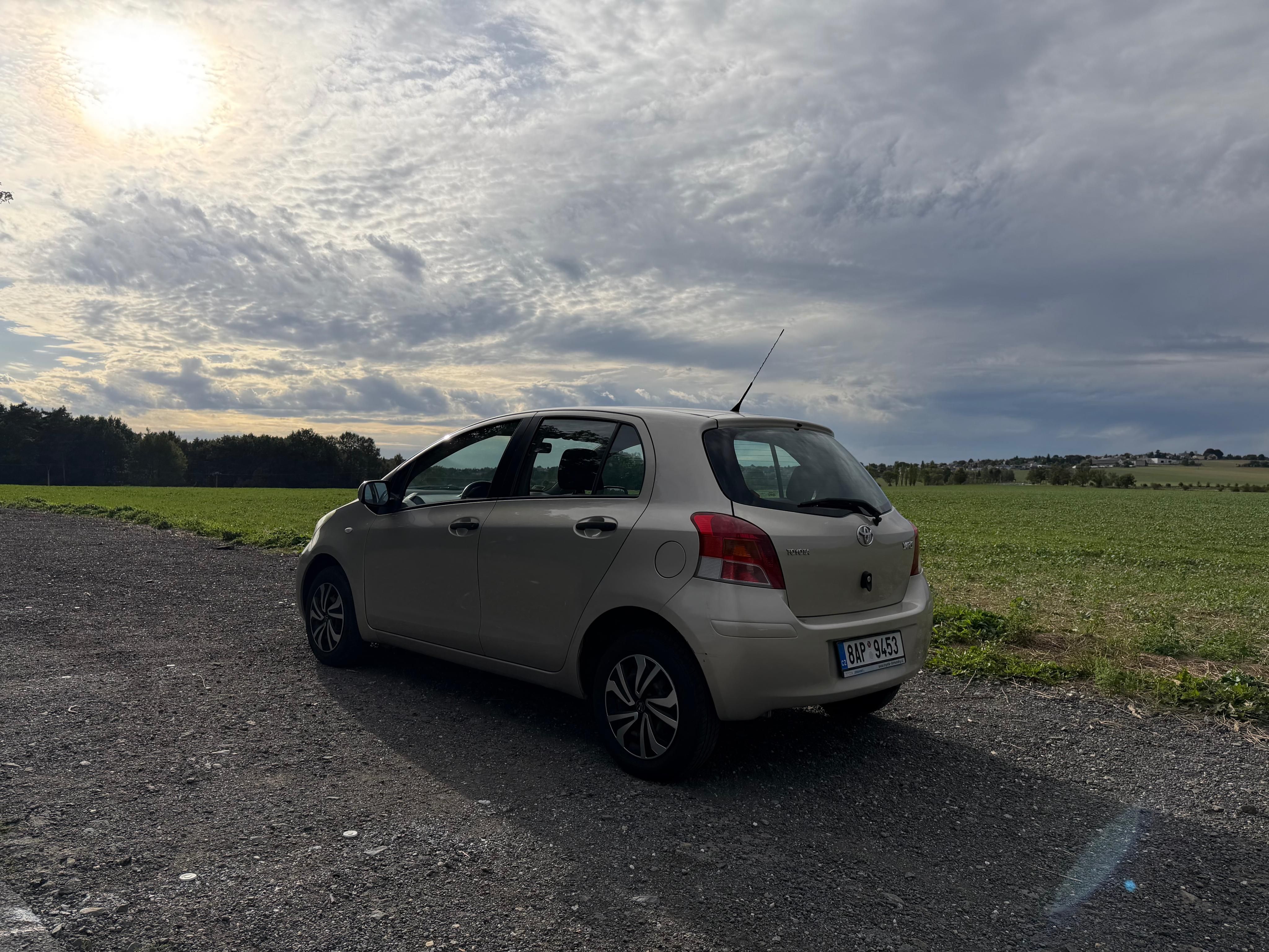 Toyota Yaris, 1.0i 2009 51kw 139tis km - fotka 6